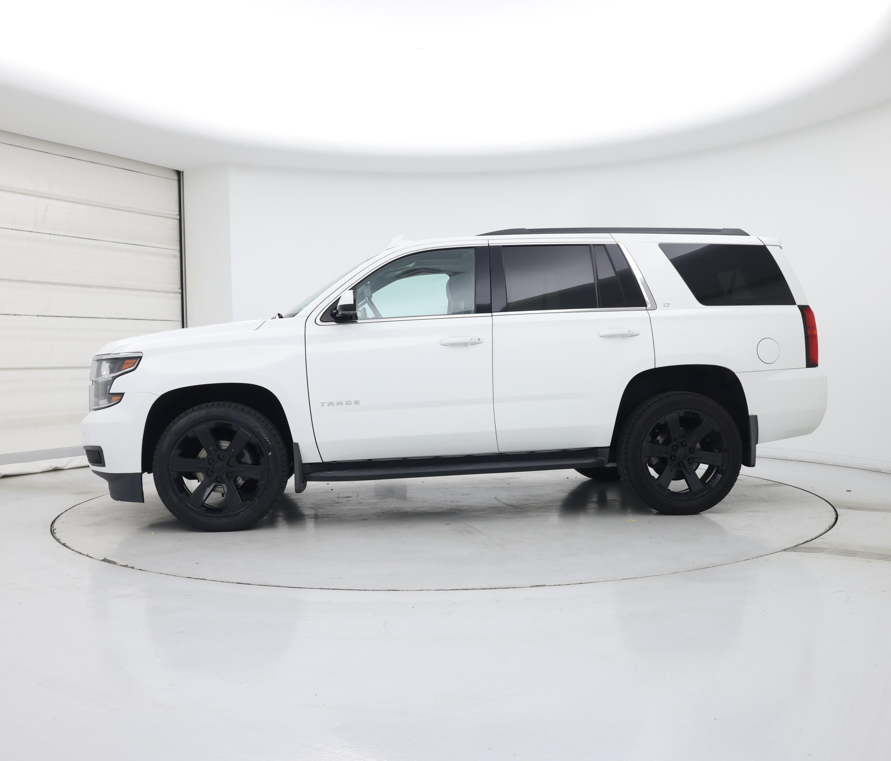 Thumbnail: 2019 Chevrolet Tahoe - 3