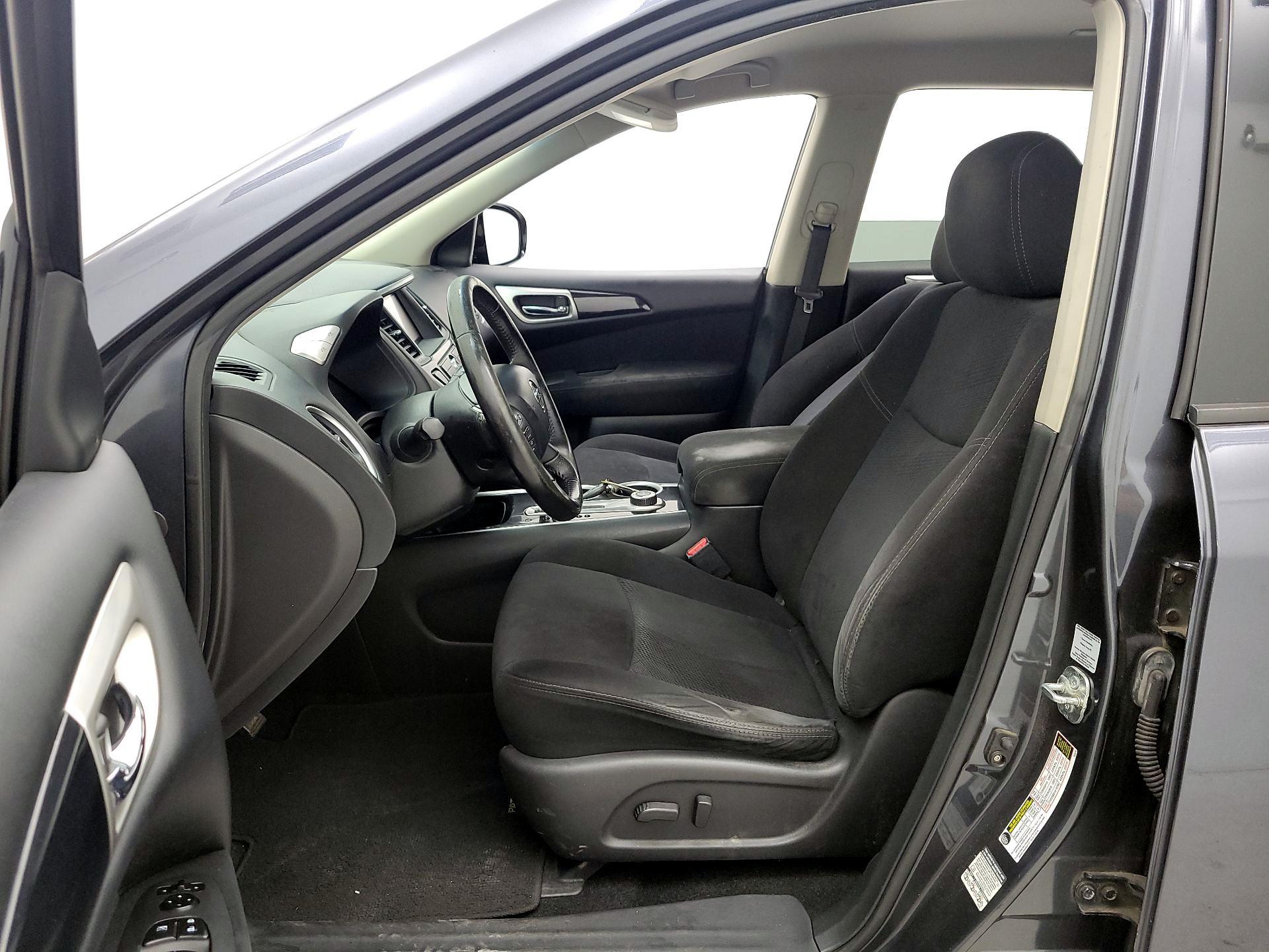 Thumbnail: 2013 Nissan Pathfinder - 11