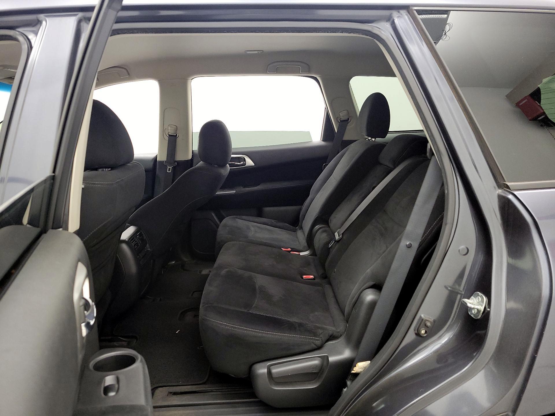 Thumbnail: 2013 Nissan Pathfinder - 19
