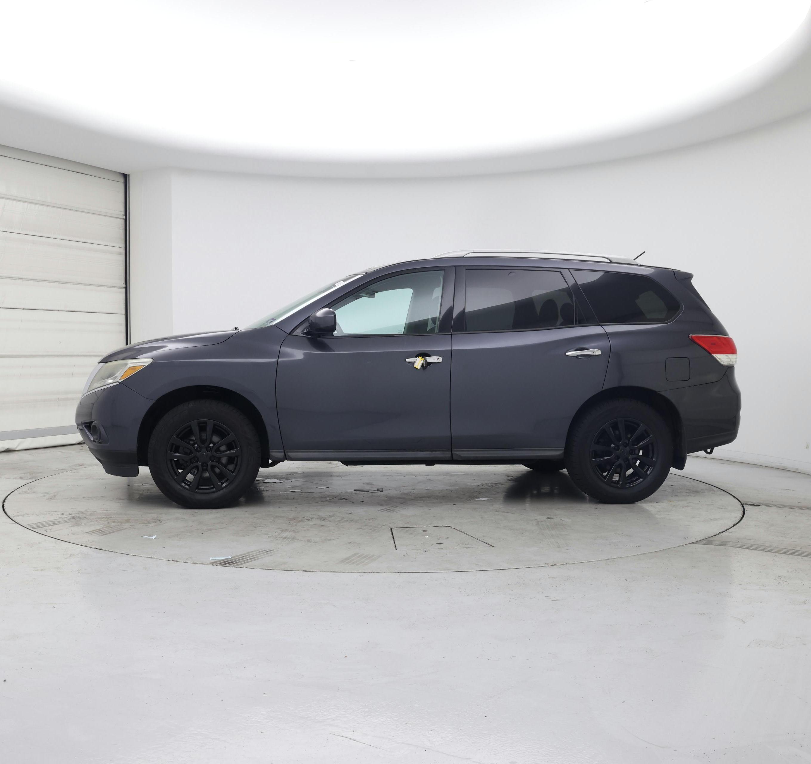 Thumbnail: 2013 Nissan Pathfinder - 3