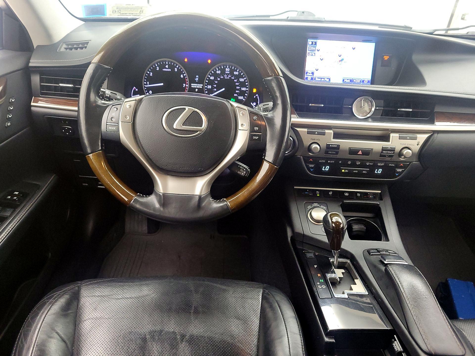 Thumbnail: 2013 Lexus ES - 10