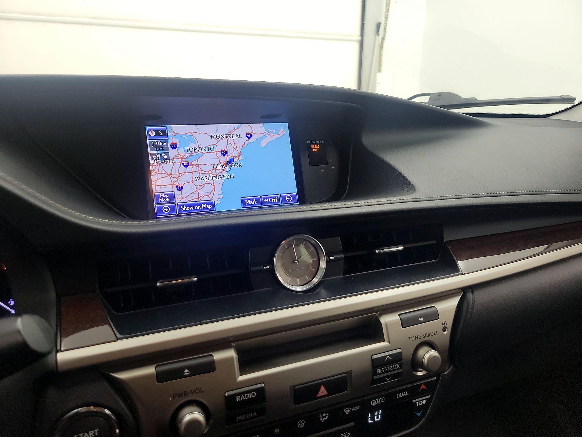 Thumbnail: 2013 Lexus ES - 15