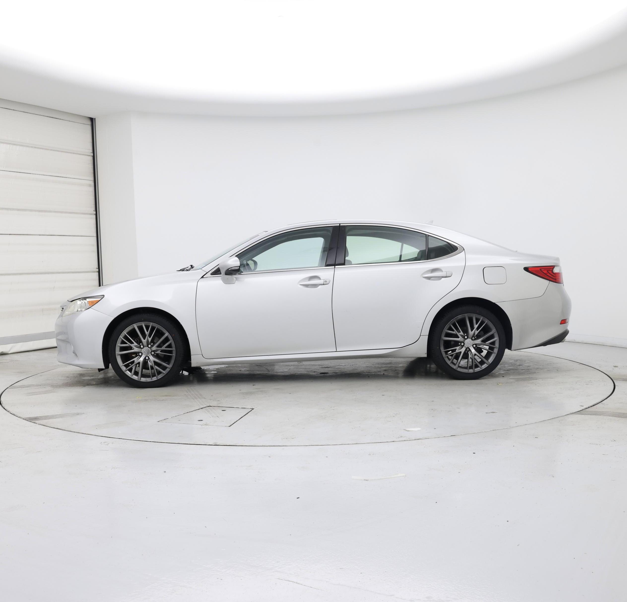 Thumbnail: 2013 Lexus ES - 3