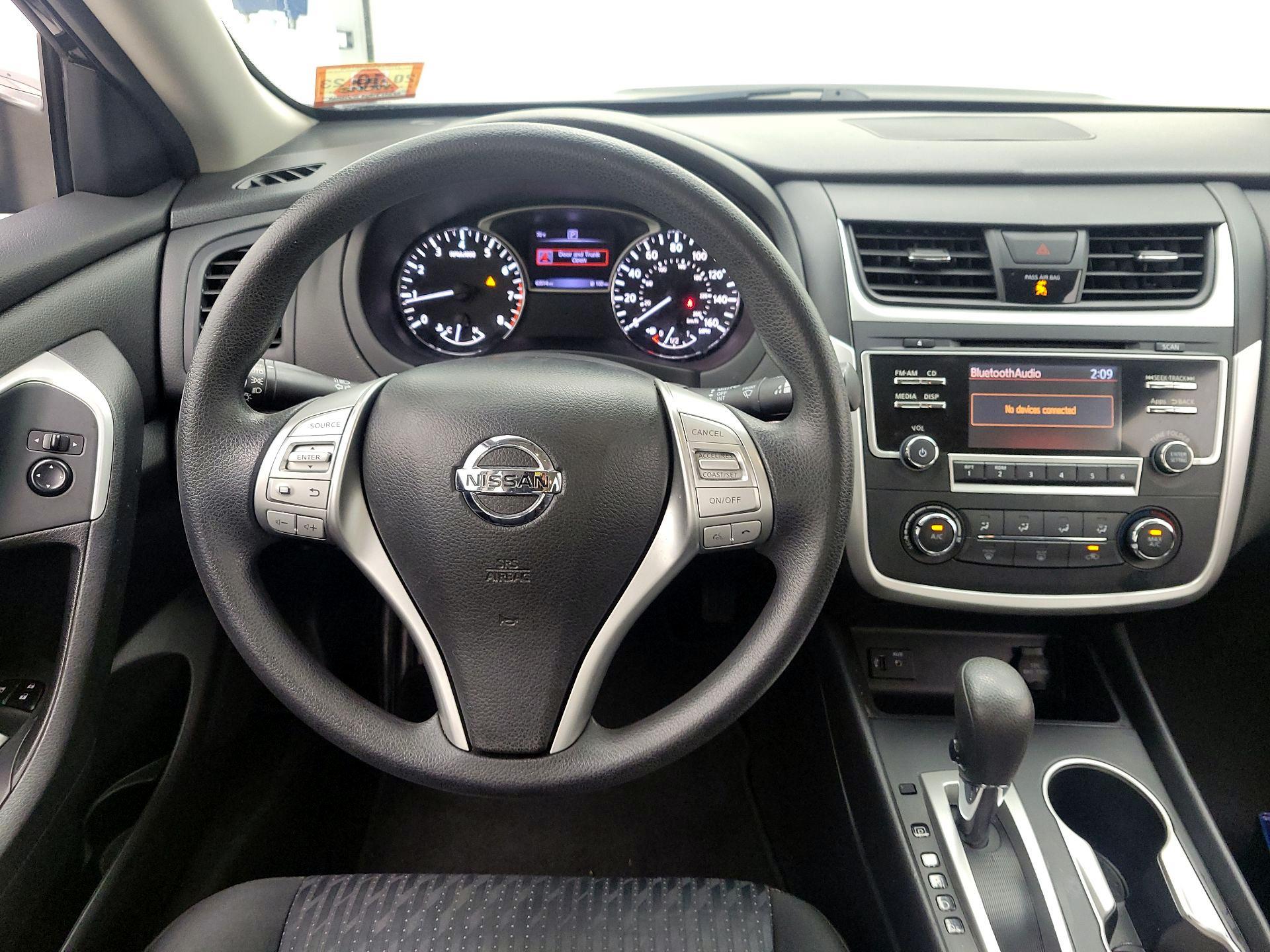 Thumbnail: 2016 Nissan Altima - 10