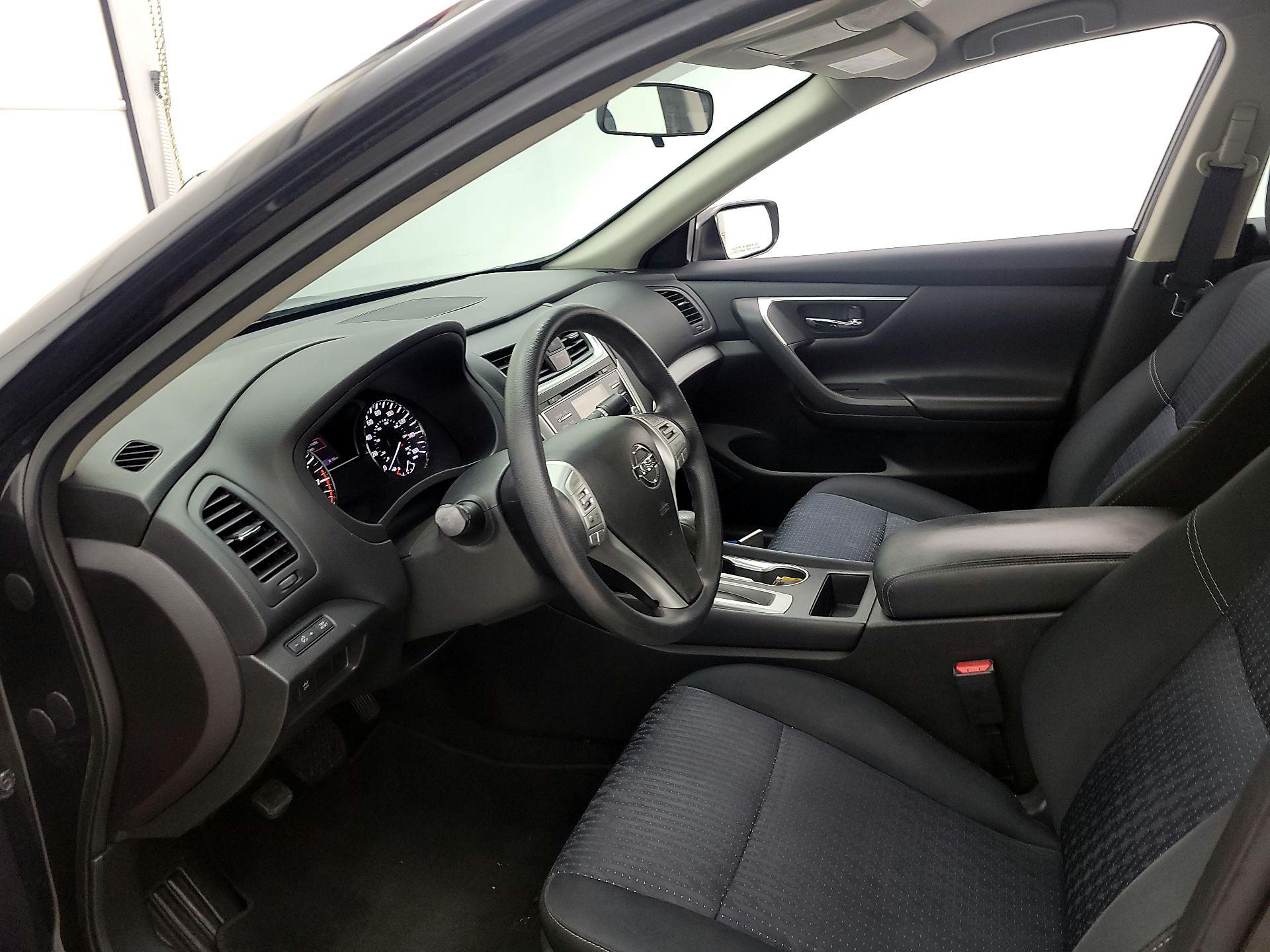 Thumbnail: 2016 Nissan Altima - 11