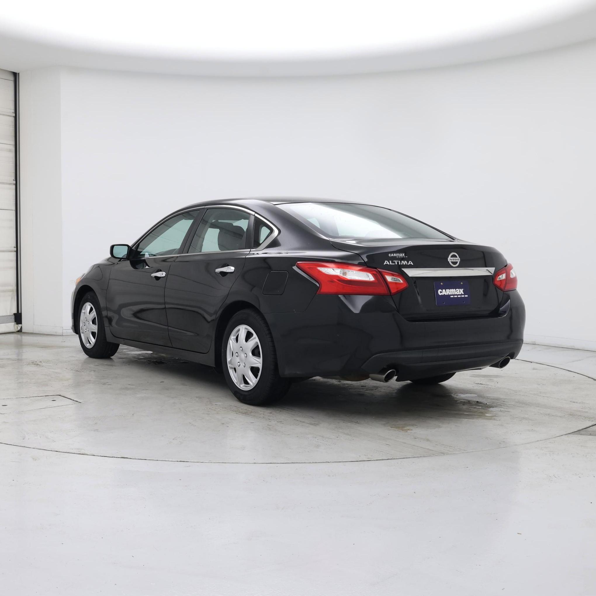 Thumbnail: 2016 Nissan Altima - 2