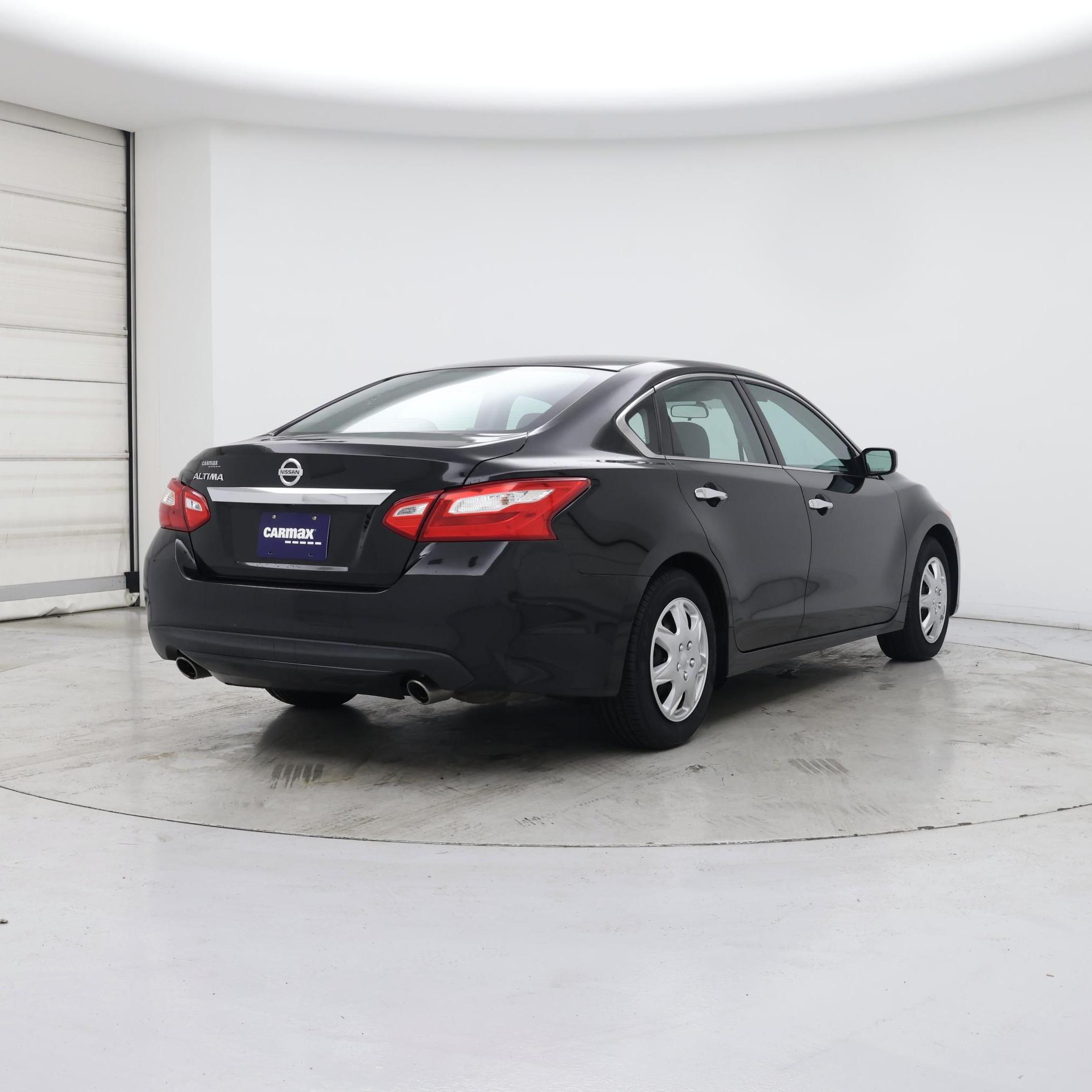 Thumbnail: 2016 Nissan Altima - 8