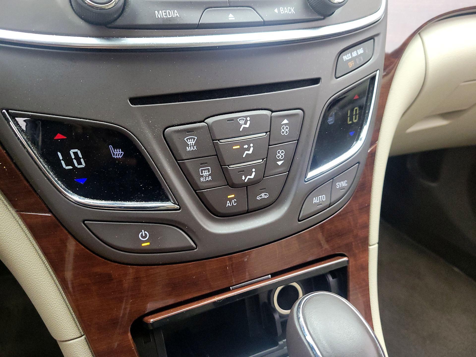 Thumbnail: 2015 Buick Regal - 16