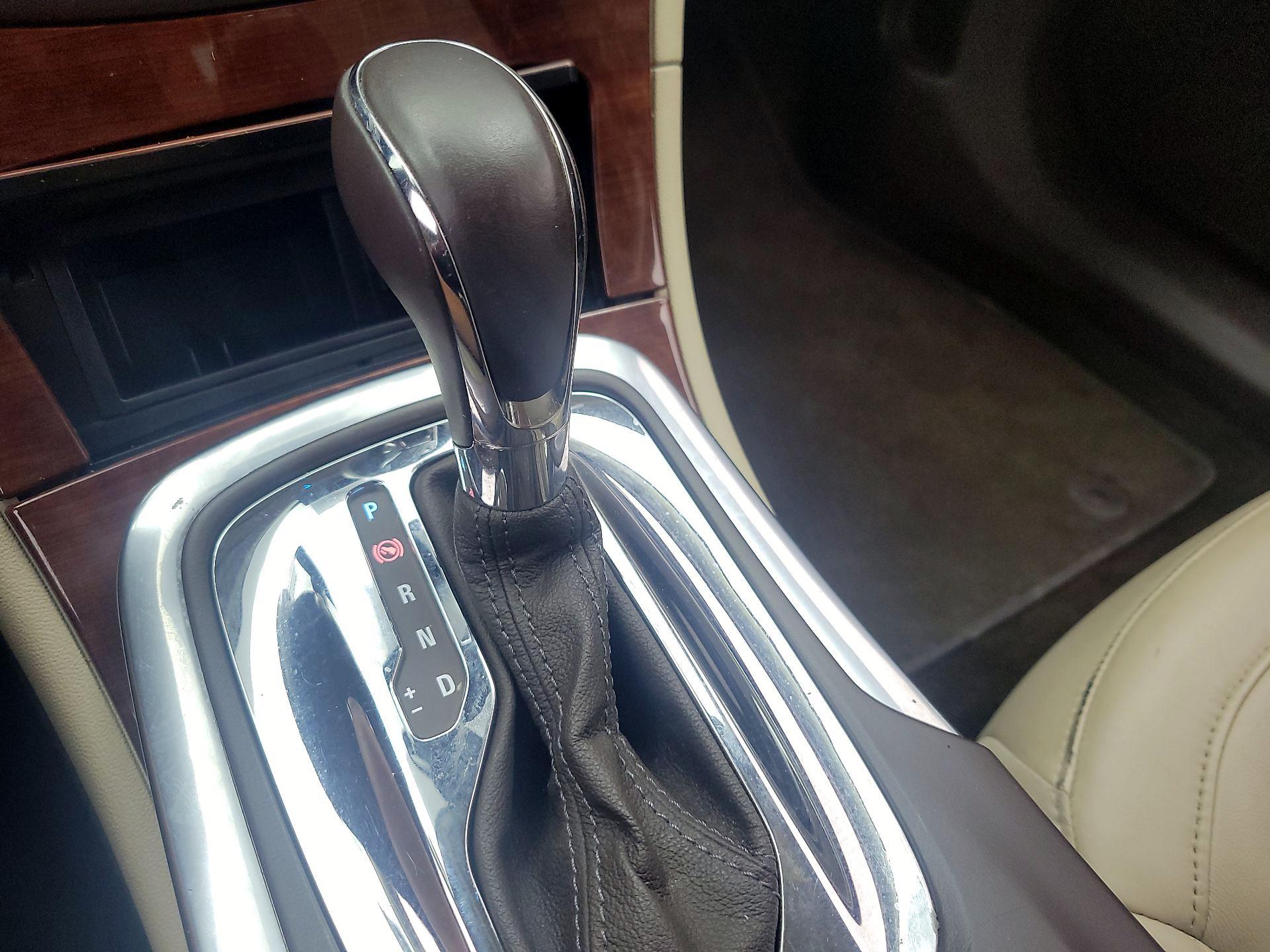 Thumbnail: 2015 Buick Regal - 17