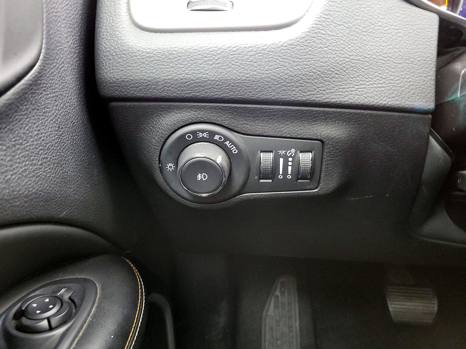 Thumbnail: 2018 Jeep Compass - 13