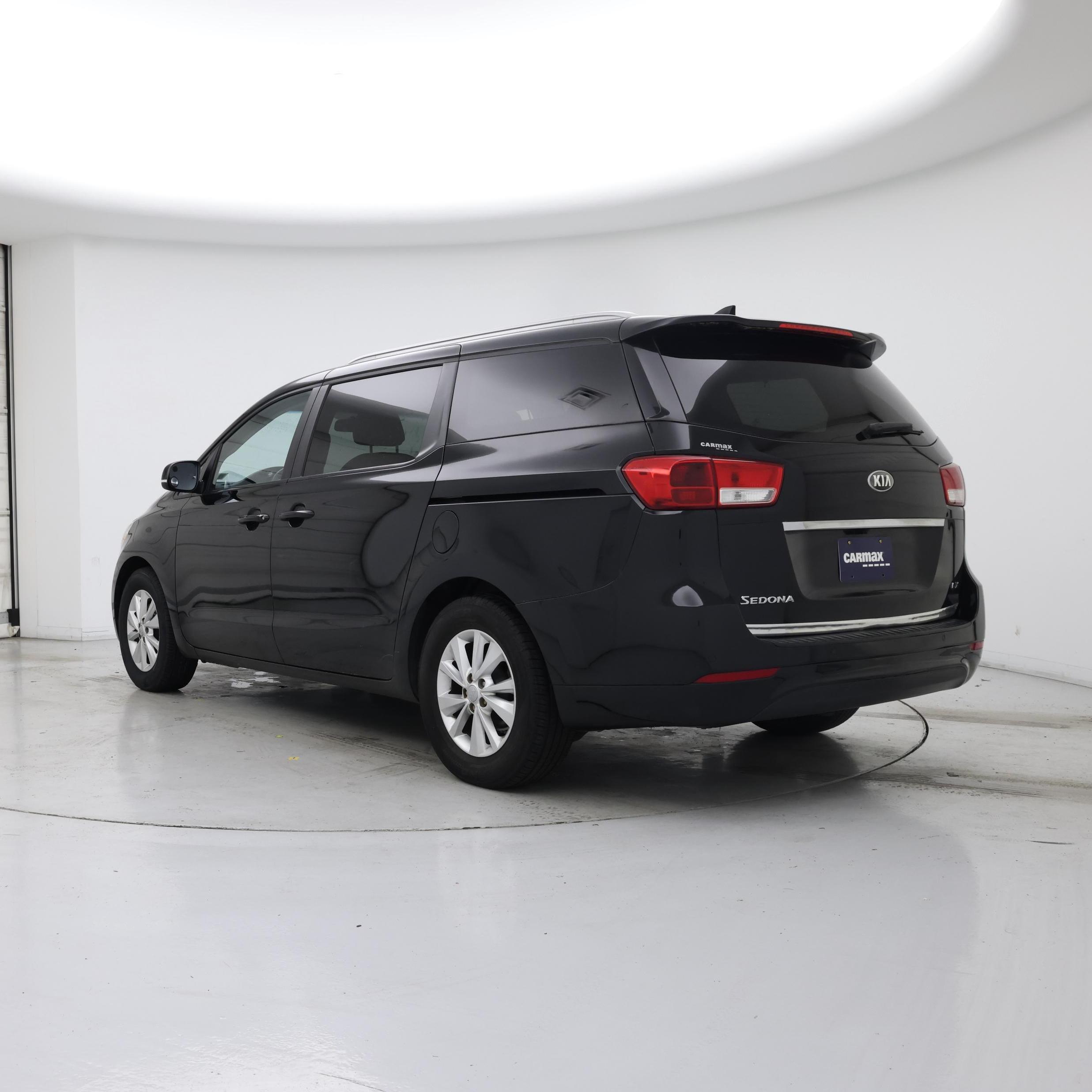 Thumbnail: 2016 Kia Sedona - 2