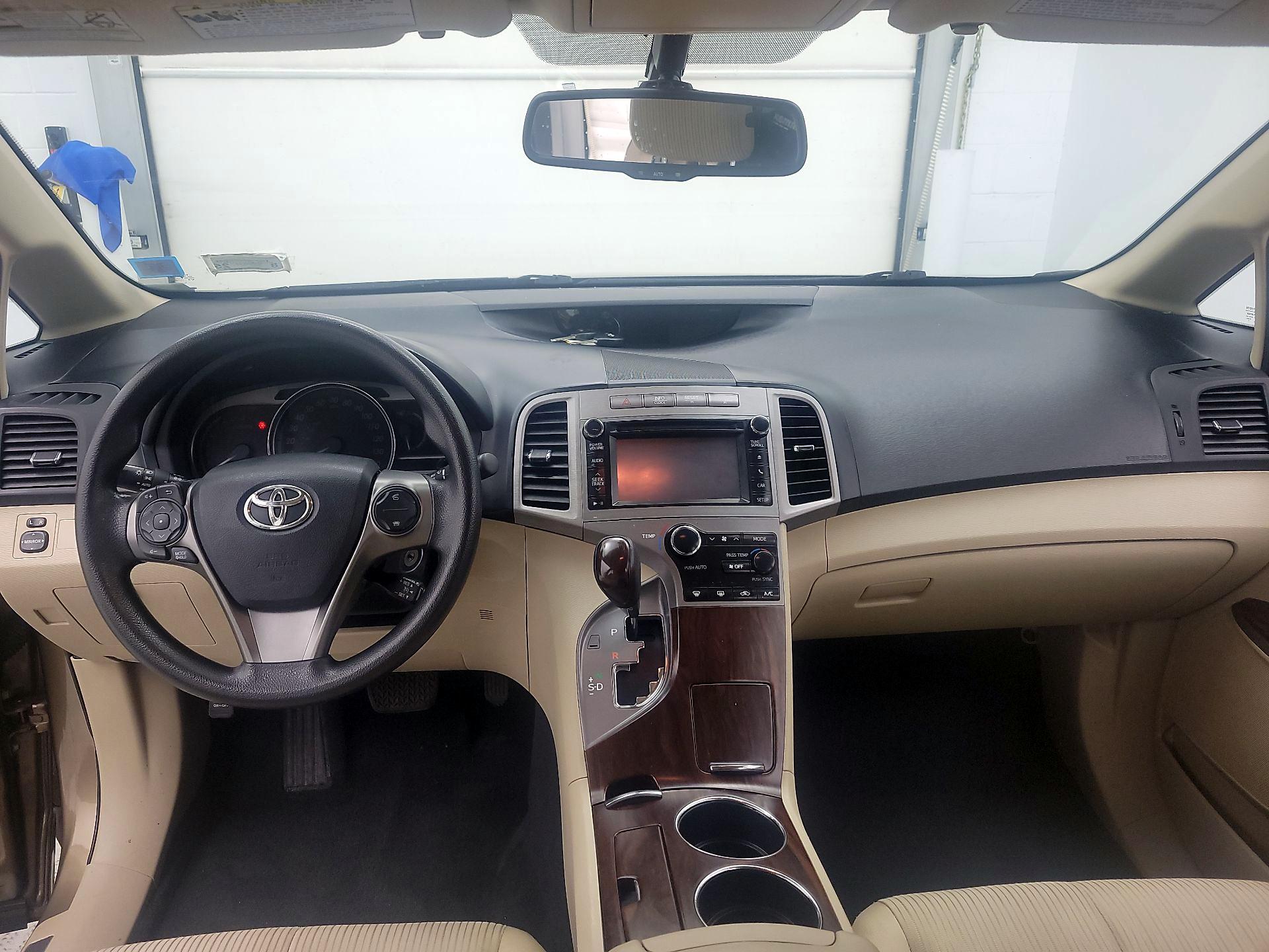 Thumbnail: 2014 Toyota Venza - 9