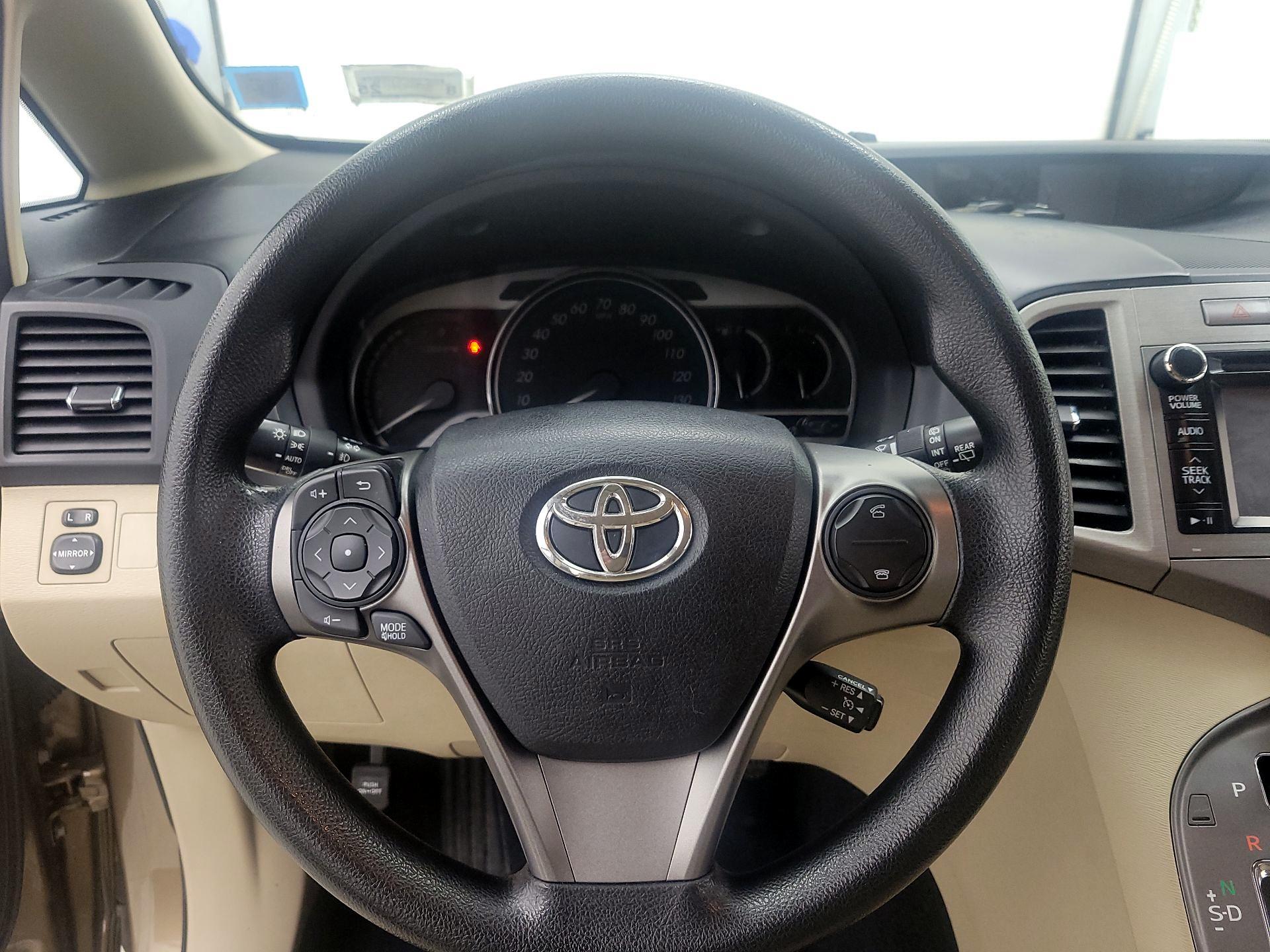 Thumbnail: 2014 Toyota Venza - 10