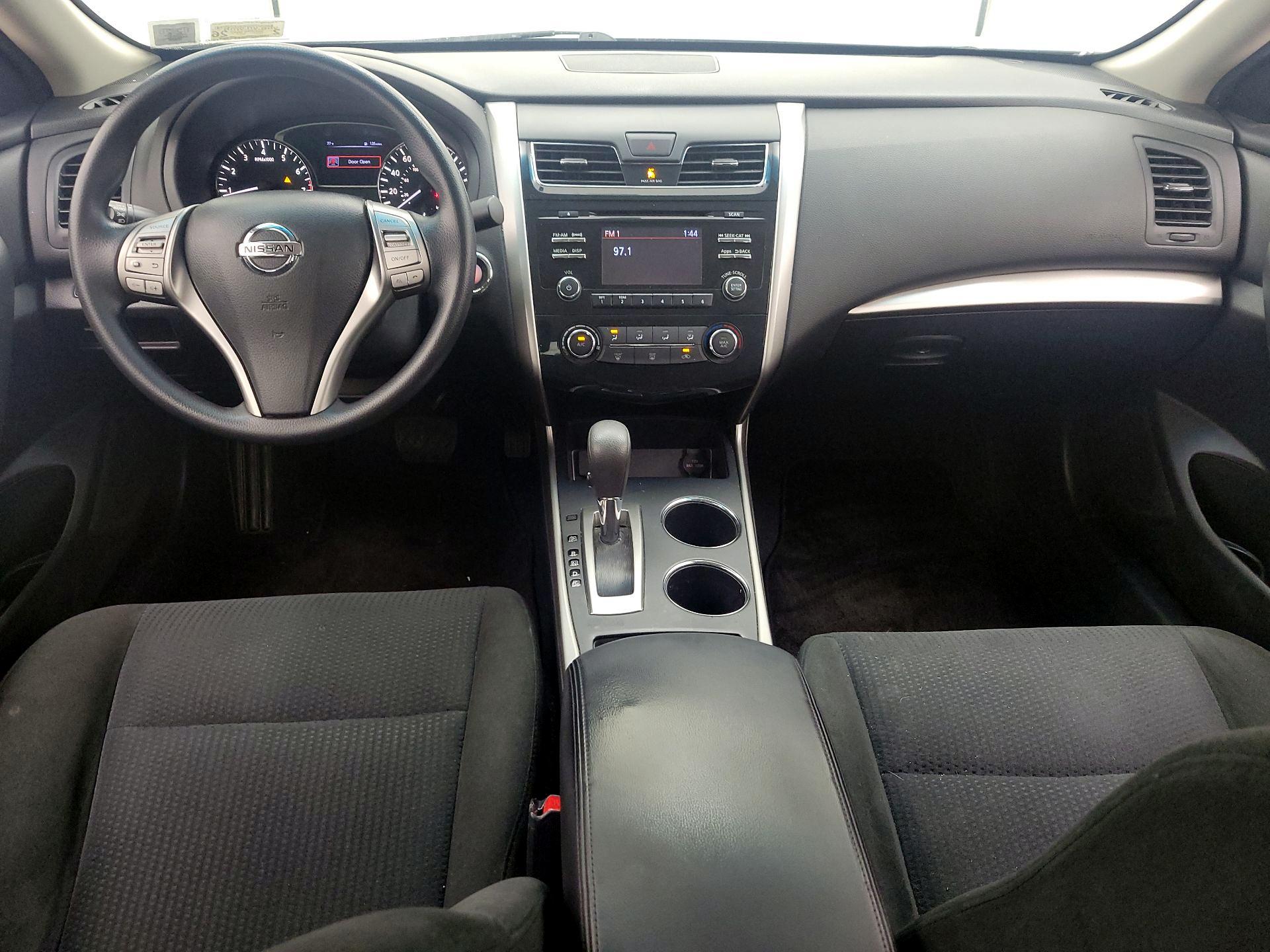 Thumbnail: 2015 Nissan Altima - 9