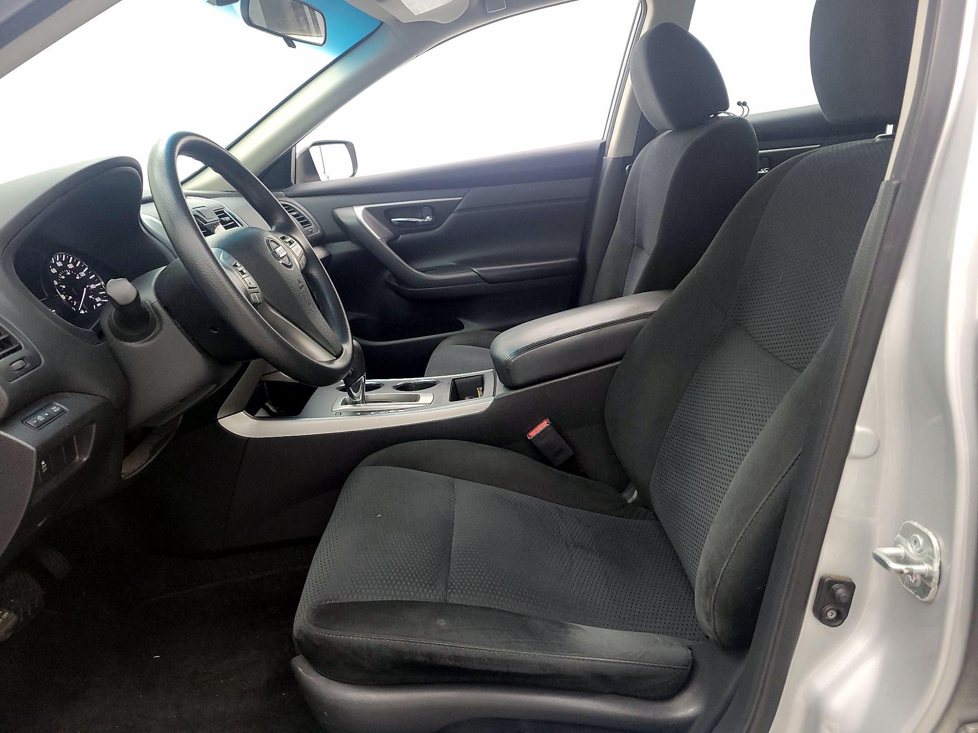 Thumbnail: 2015 Nissan Altima - 11