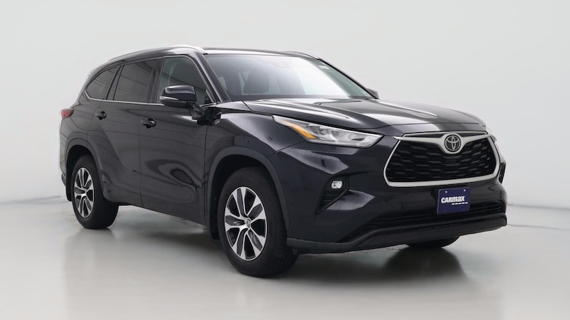2020 Toyota Highlander XLE Hero Image