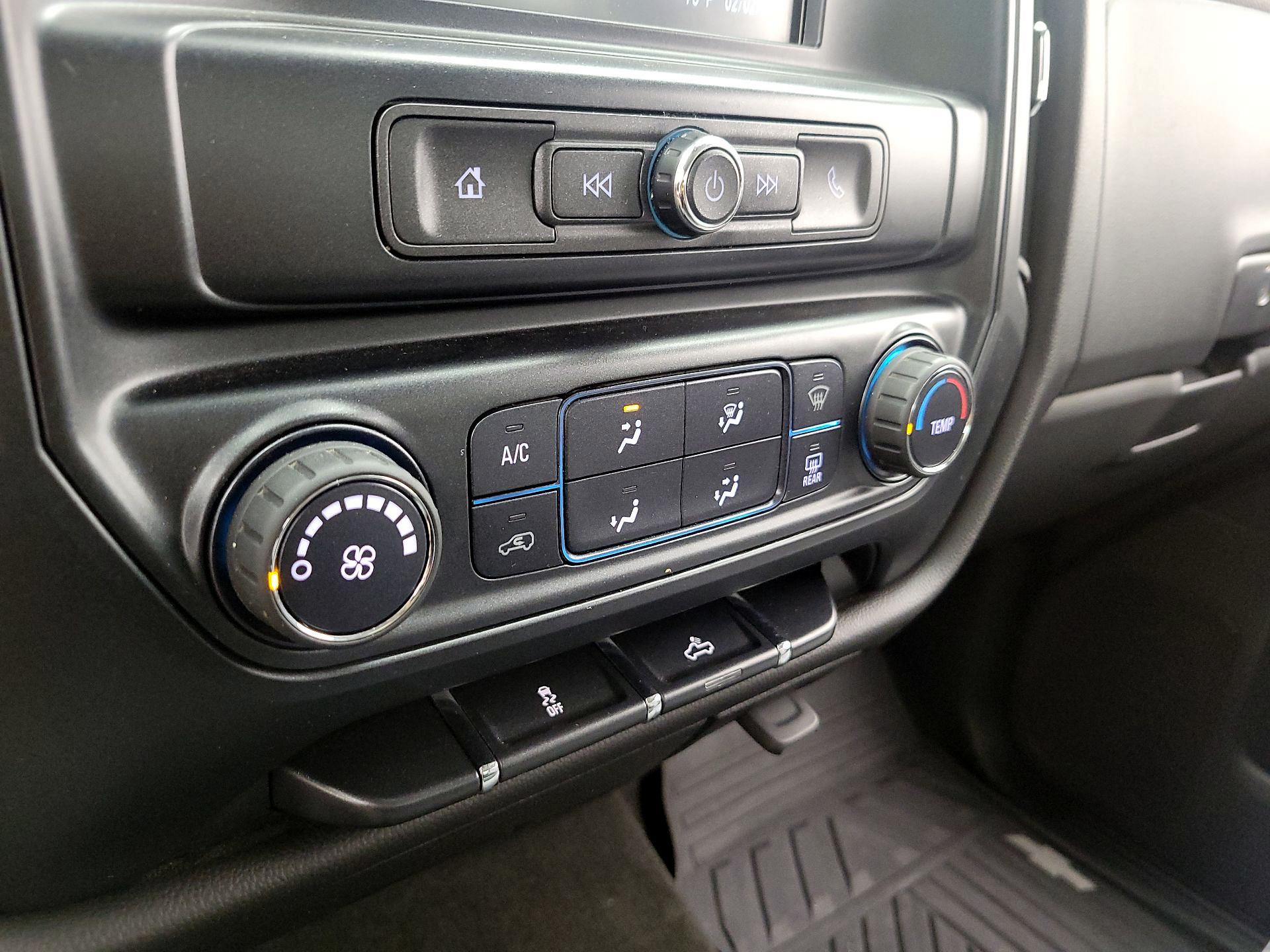 Thumbnail: 2018 Chevrolet Silverado 1500 - 16