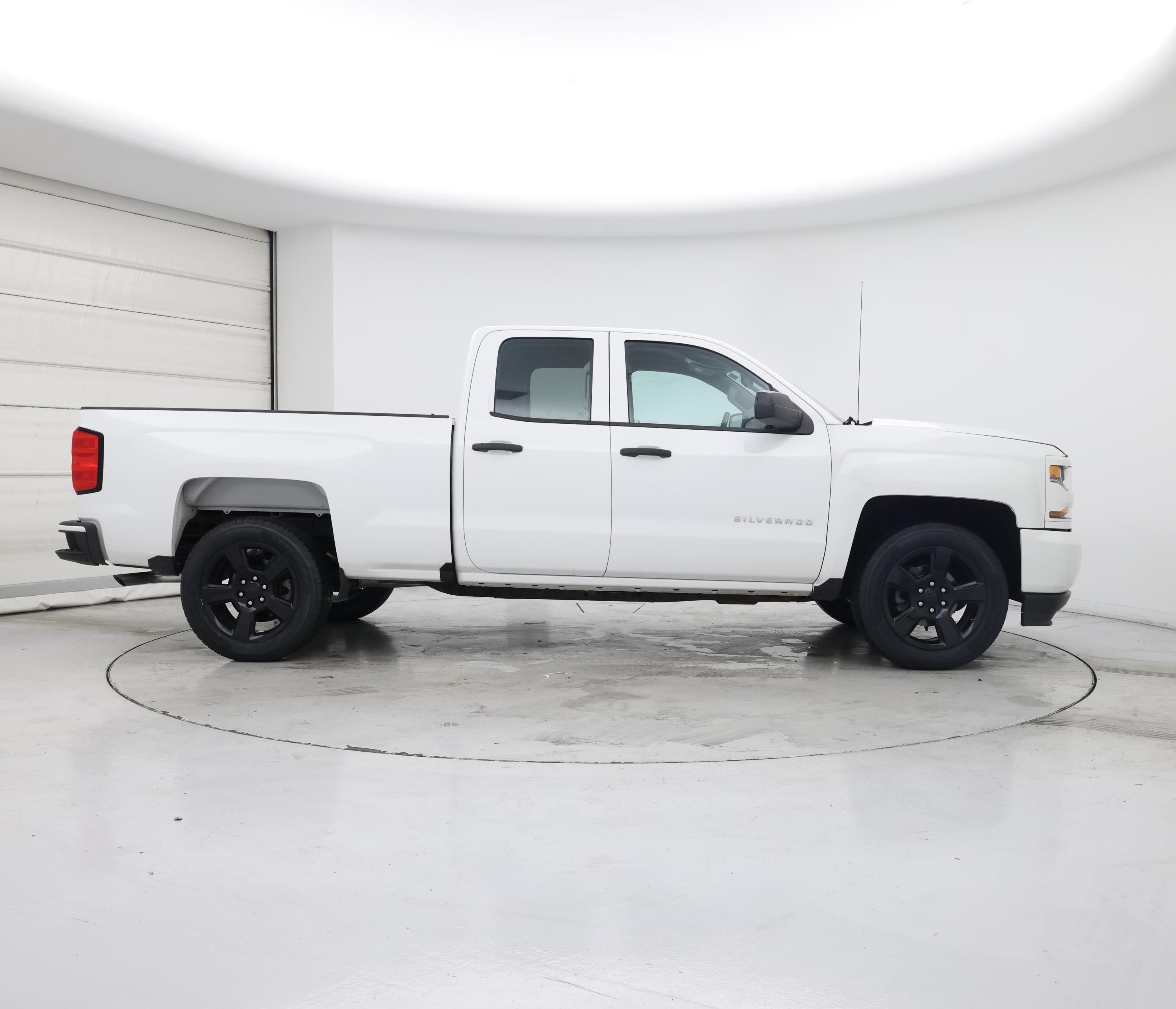 Thumbnail: 2018 Chevrolet Silverado 1500 - 7