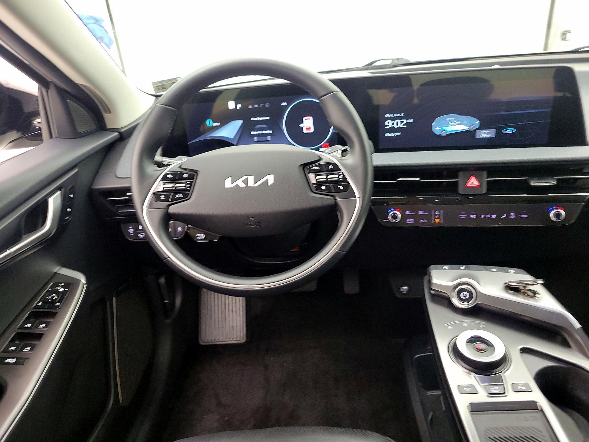 Thumbnail: 2022 Kia EV6 - 10