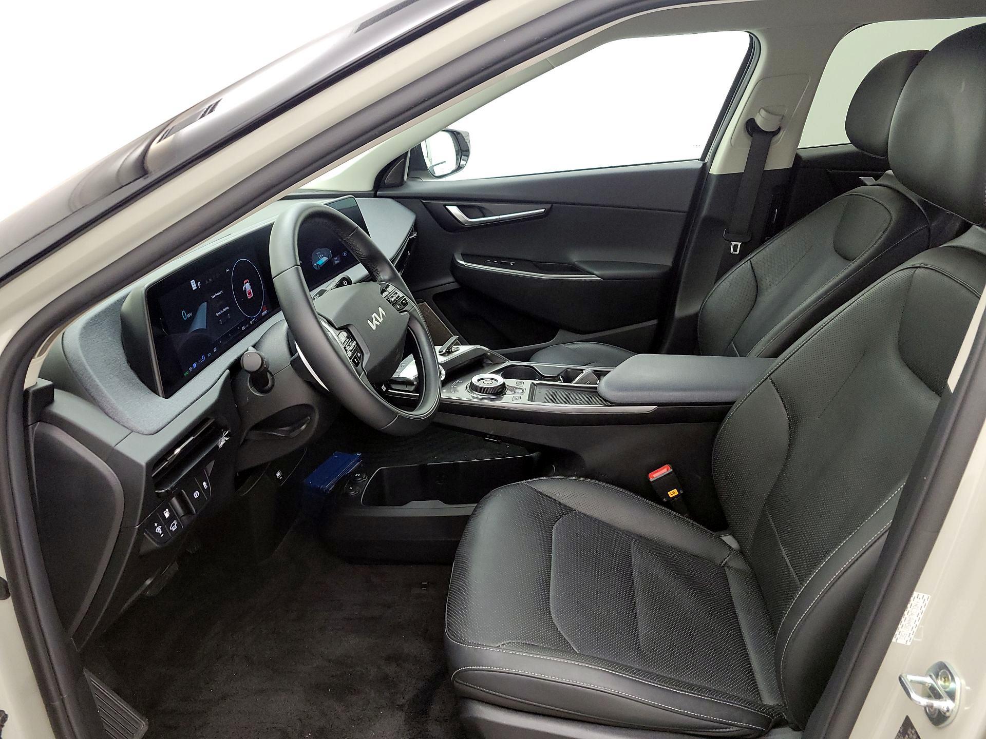 Thumbnail: 2022 Kia EV6 - 11