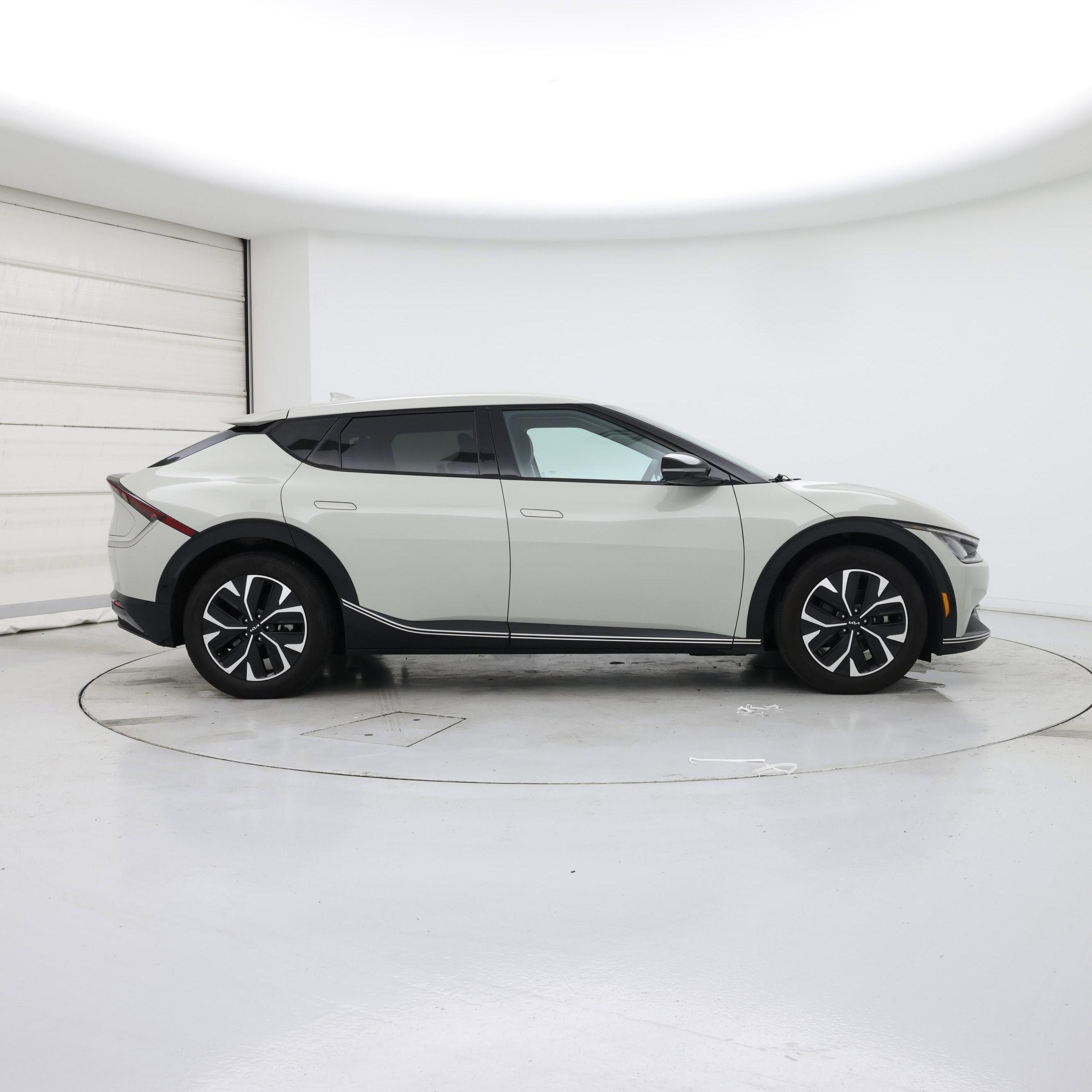 Thumbnail: 2022 Kia EV6 - 7