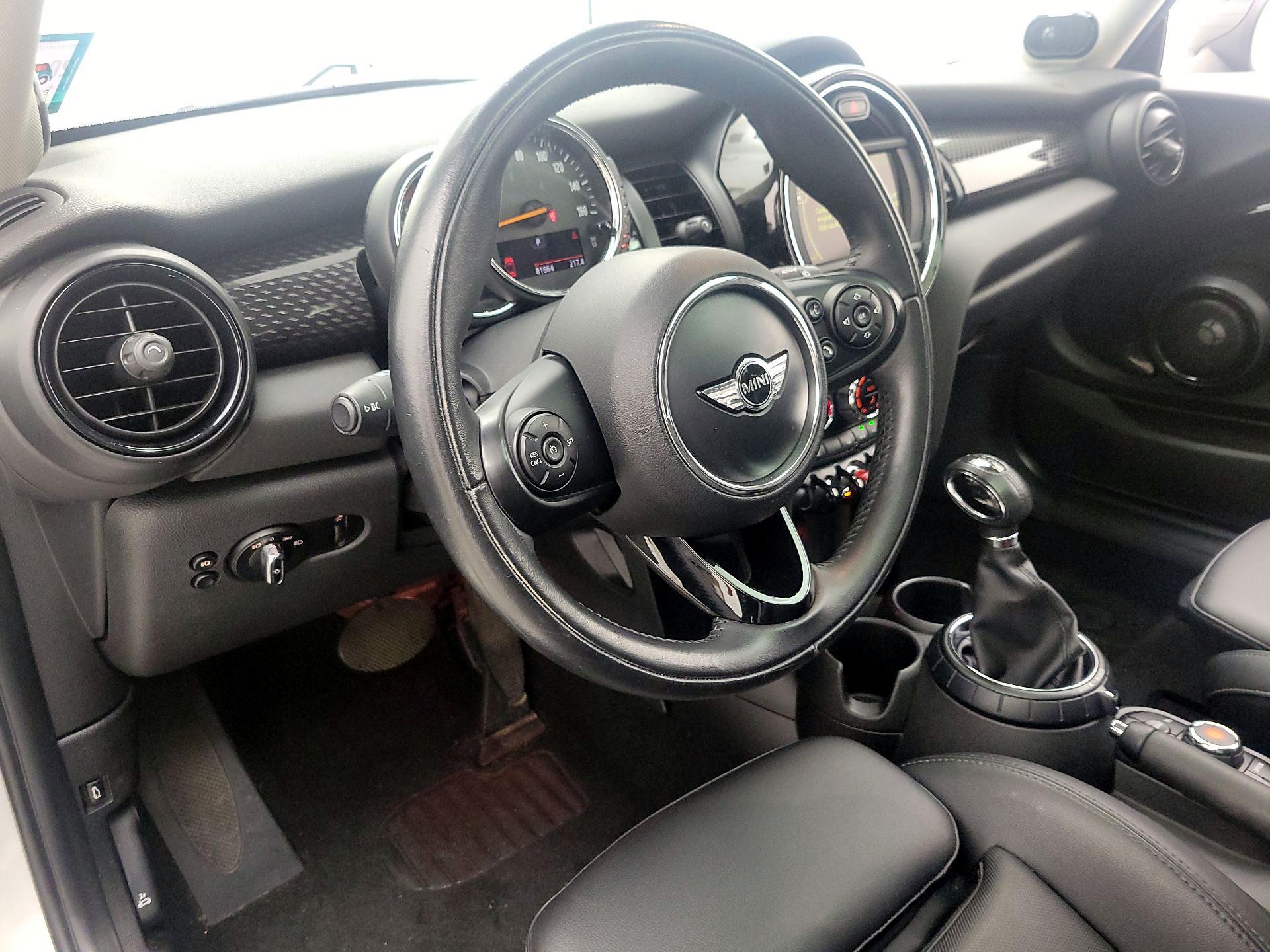 Thumbnail: 2017 MINI Cooper Hardtop - 9