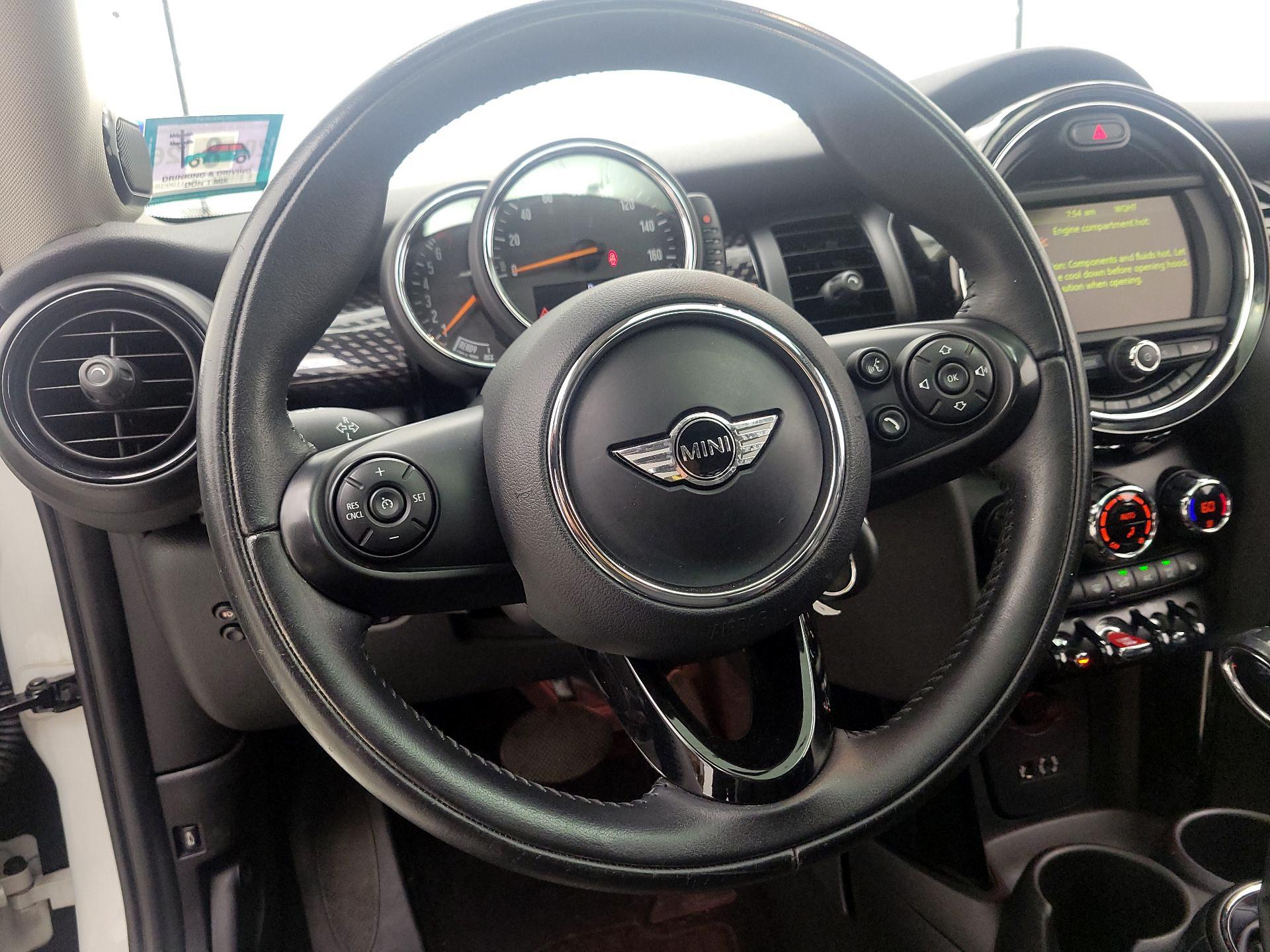Thumbnail: 2017 MINI Cooper Hardtop - 10