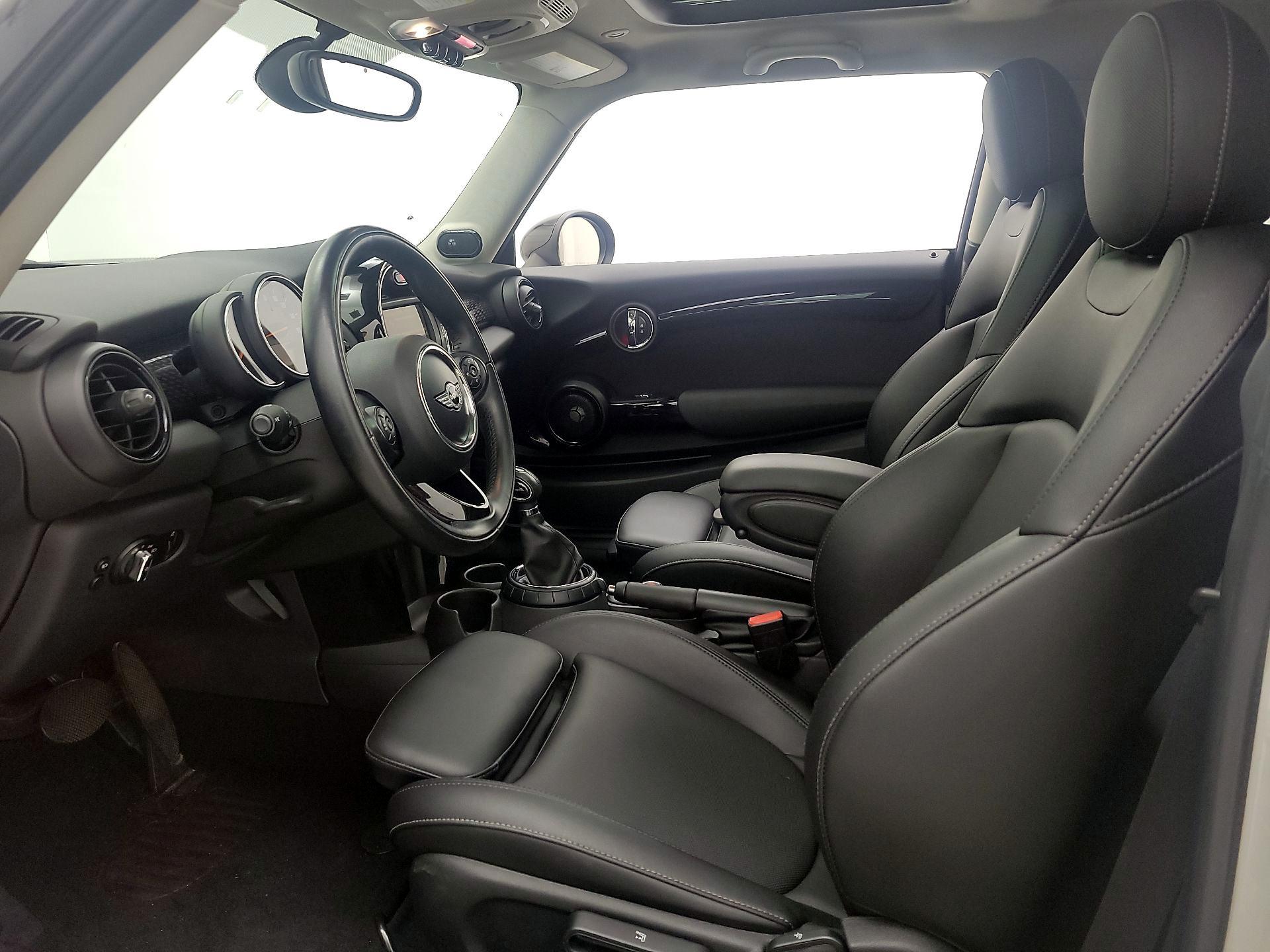 Thumbnail: 2017 MINI Cooper Hardtop - 11