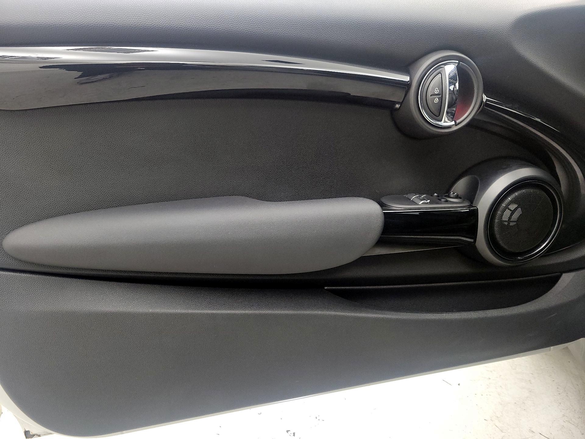 Thumbnail: 2017 MINI Cooper Hardtop - 12