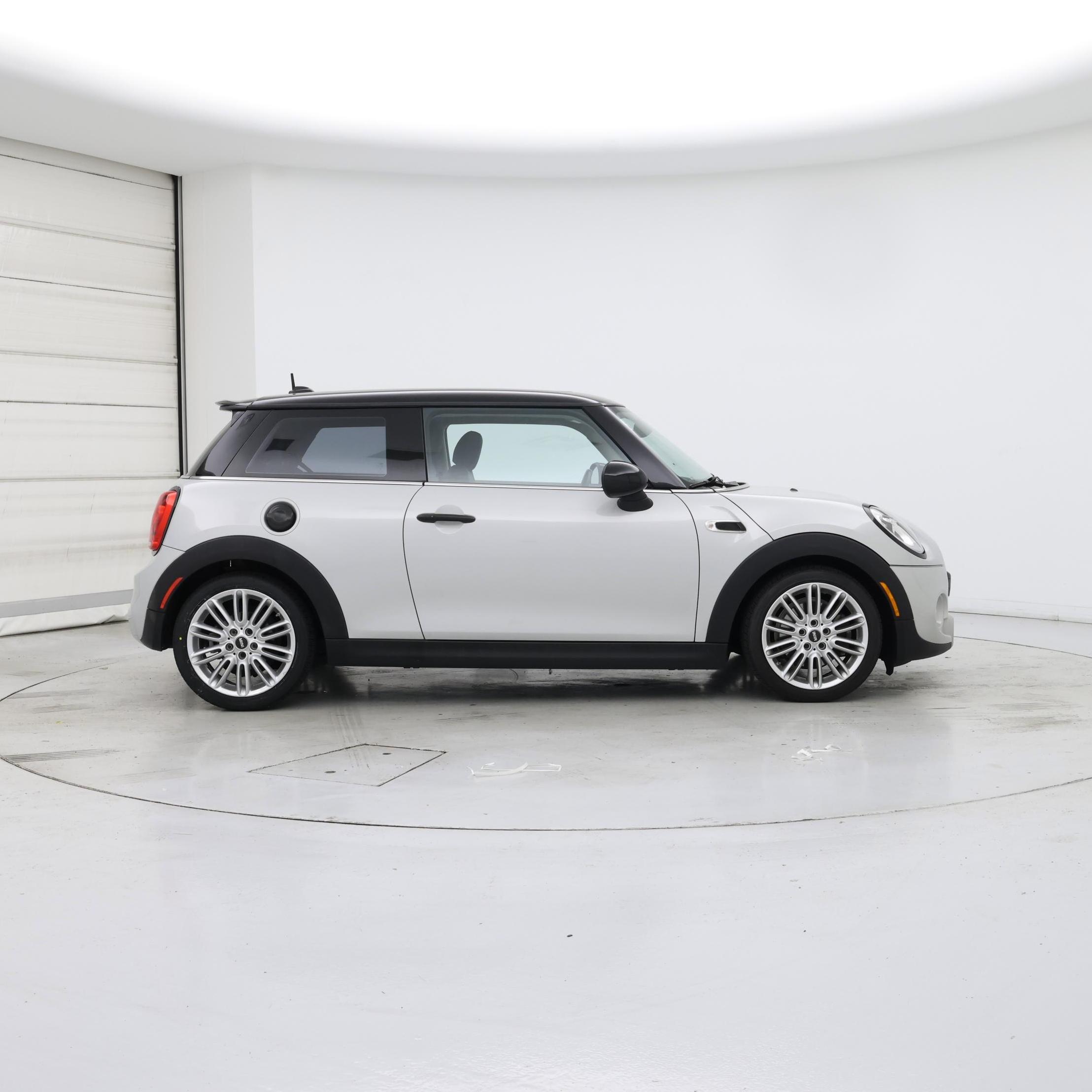 Thumbnail: 2017 MINI Cooper Hardtop - 7