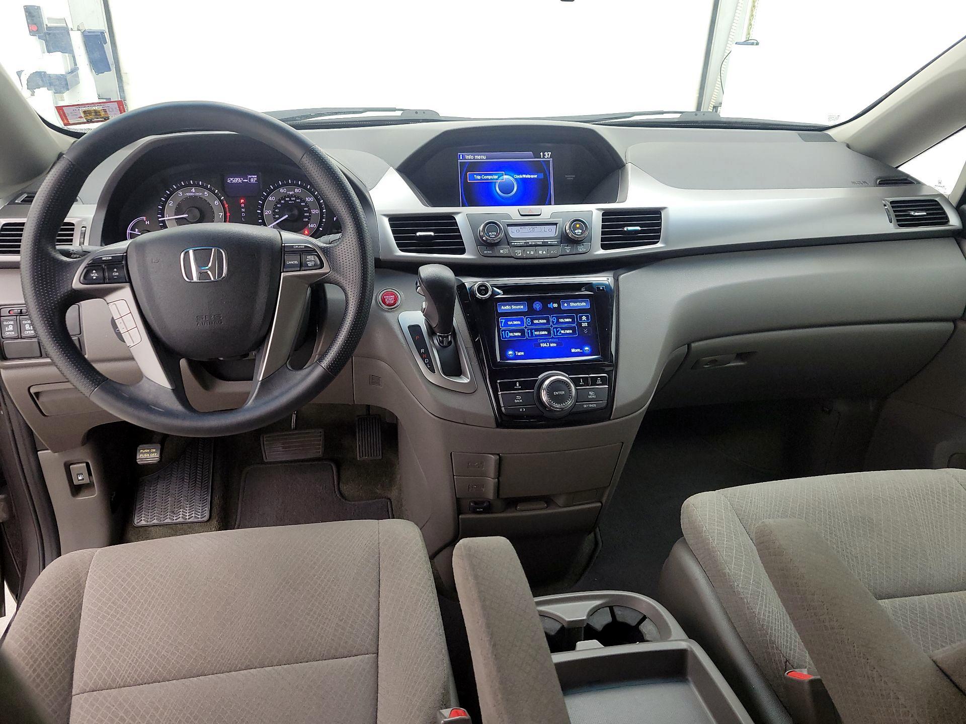 Thumbnail: 2016 Honda Odyssey - 9