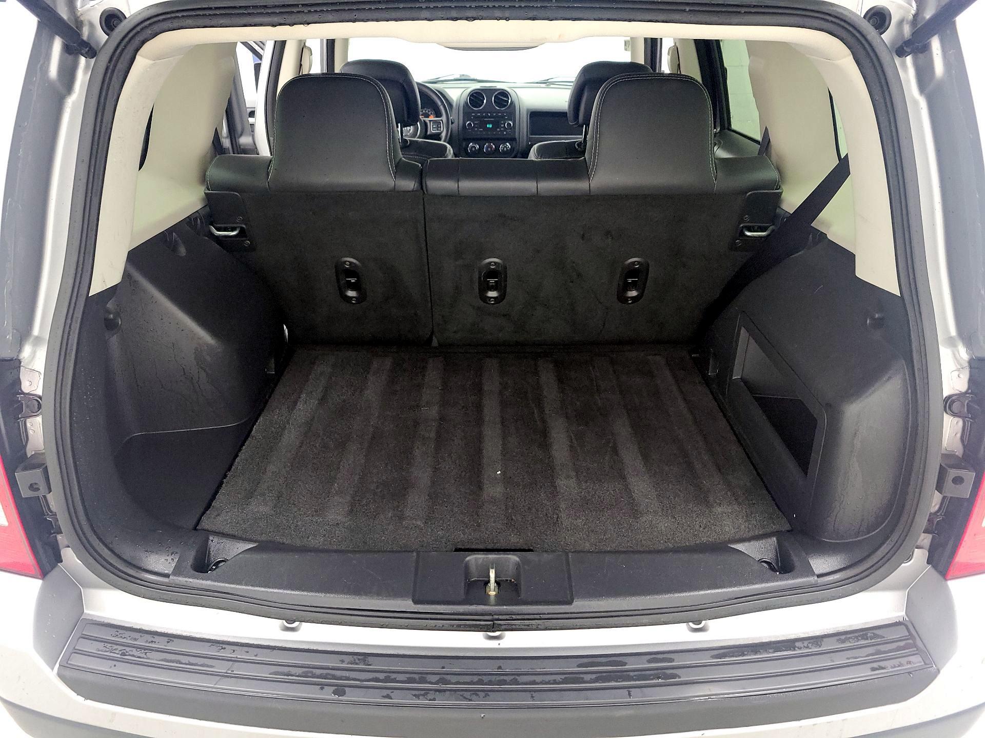 Thumbnail: 2016 Jeep Patriot - 17