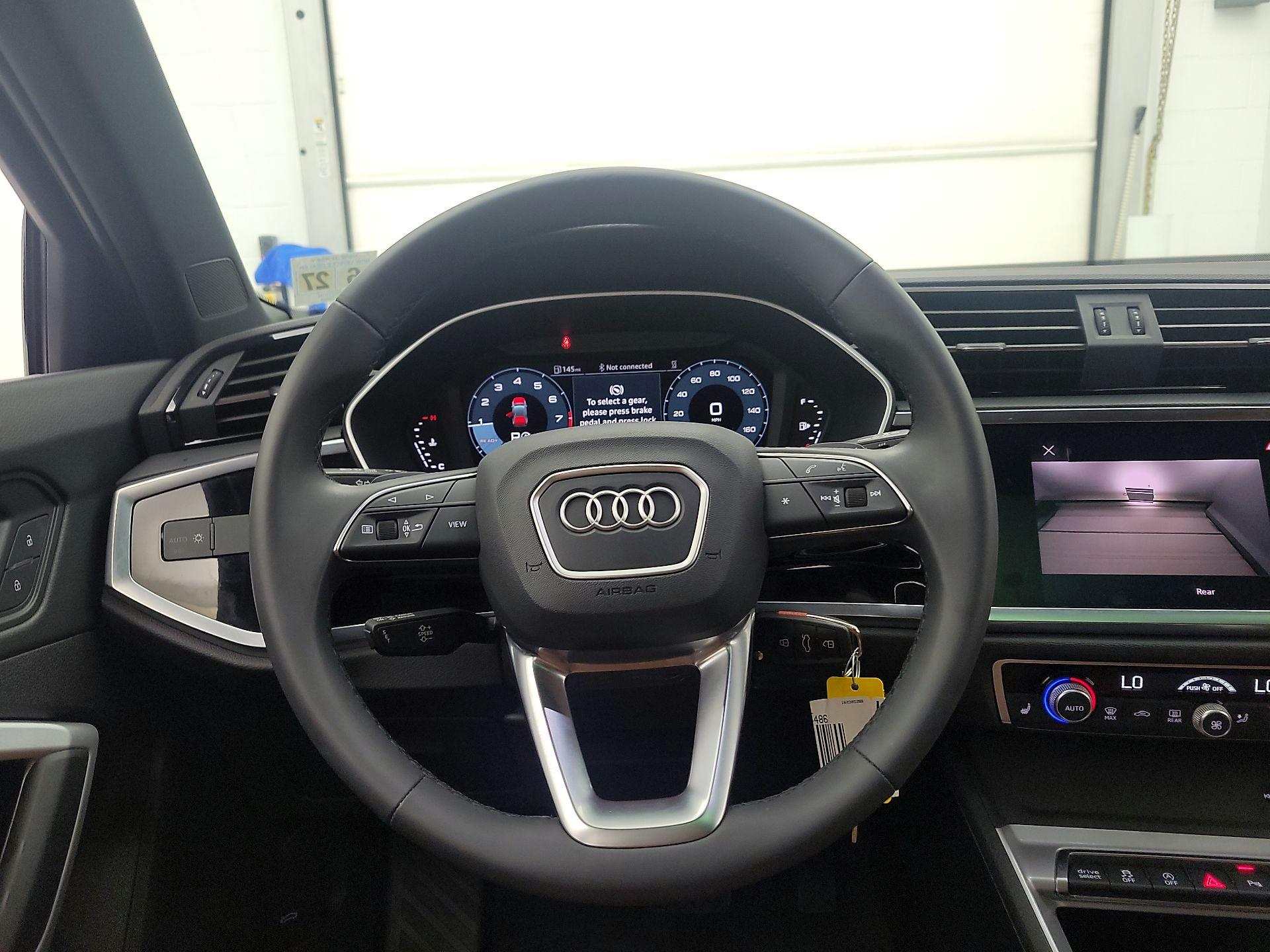 Thumbnail: 2022 Audi Q3 - 10