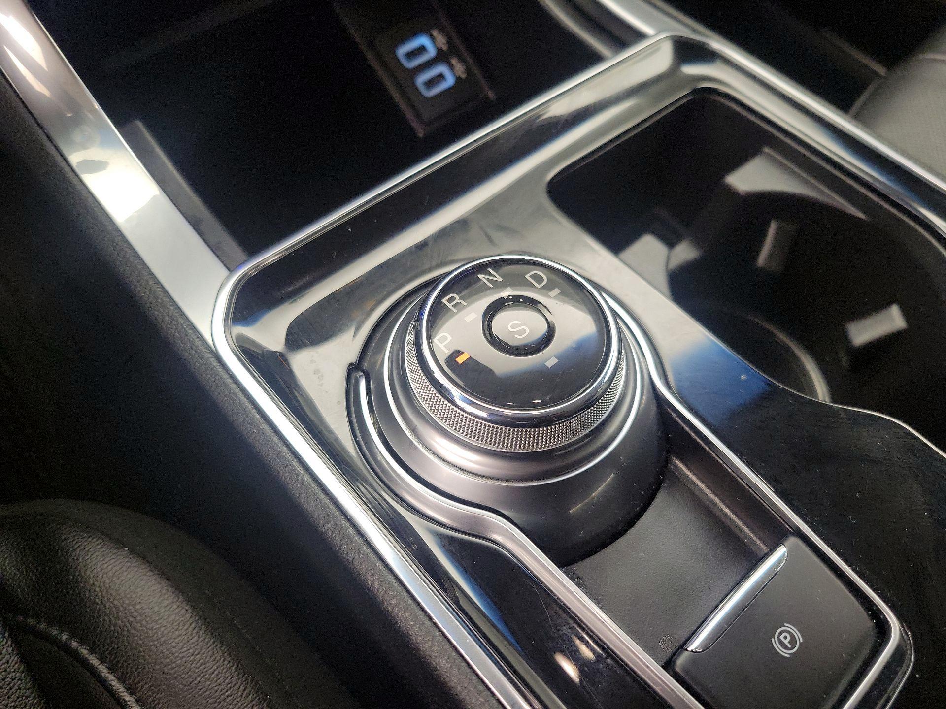 Thumbnail: 2020 Ford Edge - 18