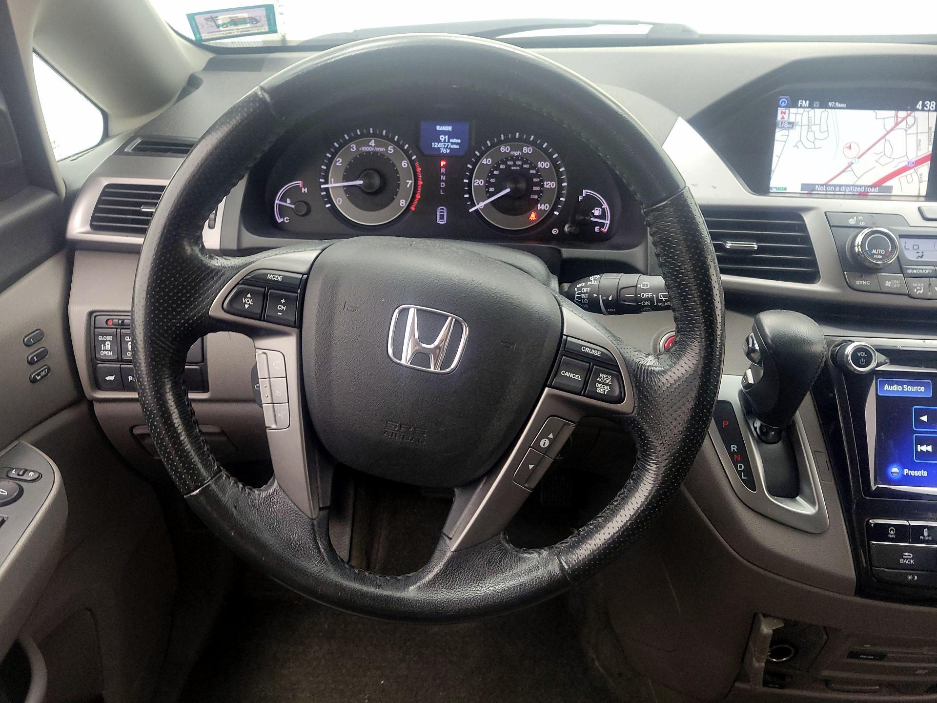 Thumbnail: 2015 Honda Odyssey - 10