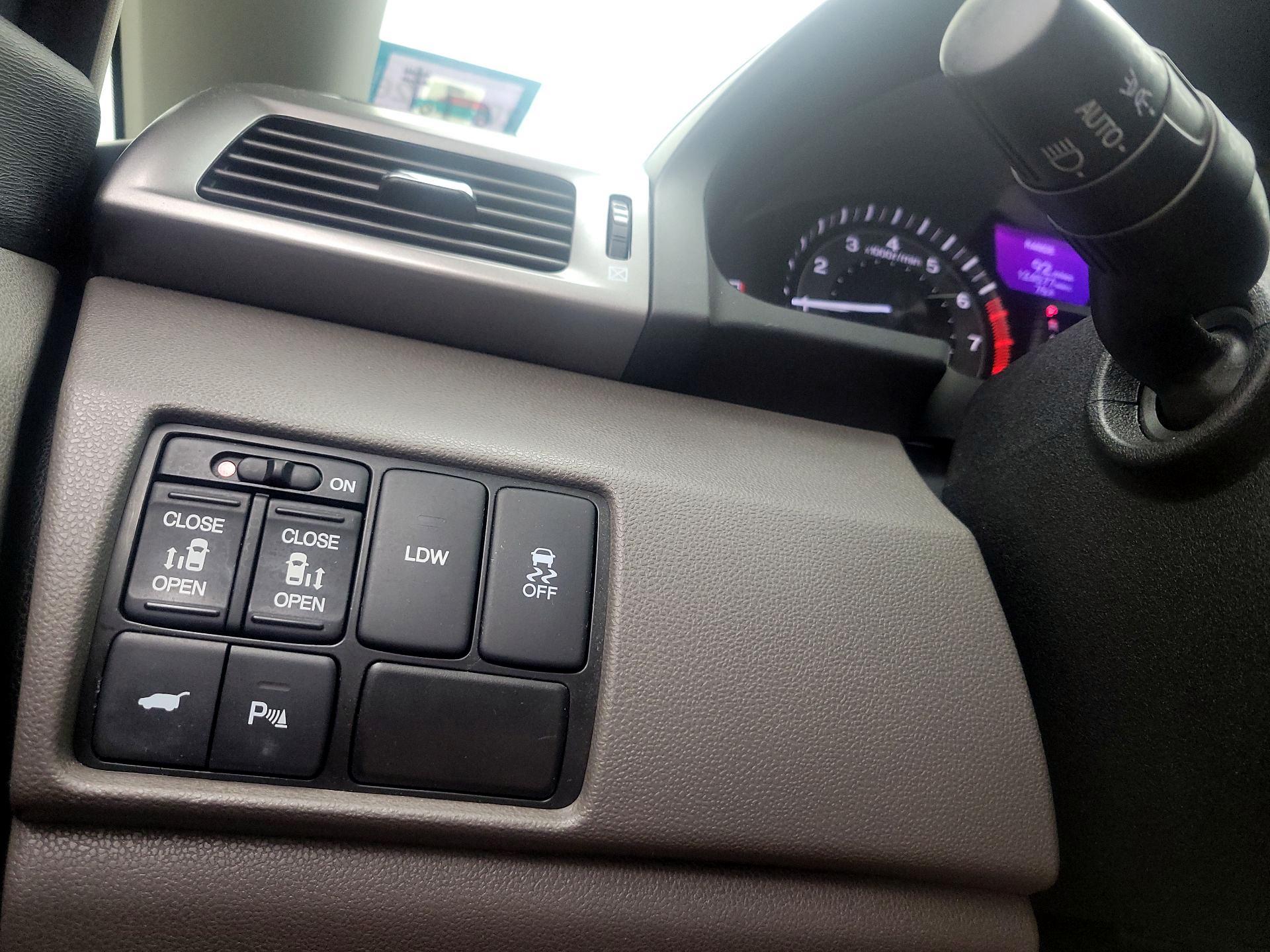 Thumbnail: 2015 Honda Odyssey - 13