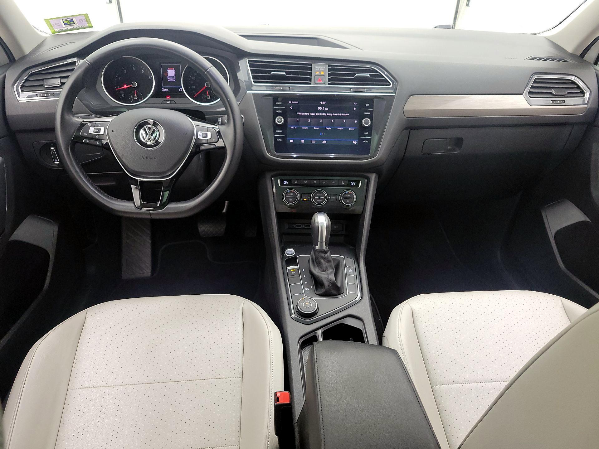 Thumbnail: 2019 Volkswagen Tiguan - 9