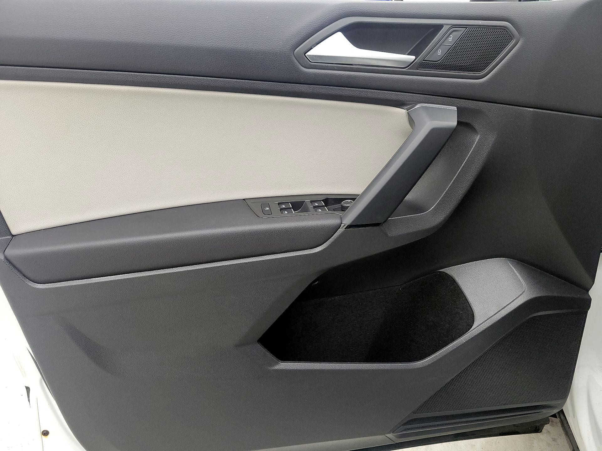 Thumbnail: 2019 Volkswagen Tiguan - 12