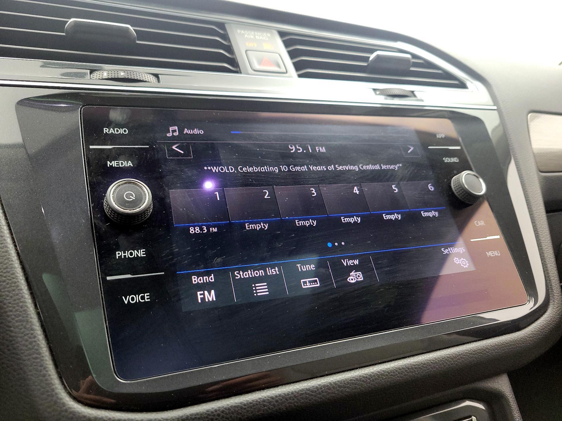 Thumbnail: 2019 Volkswagen Tiguan - 15