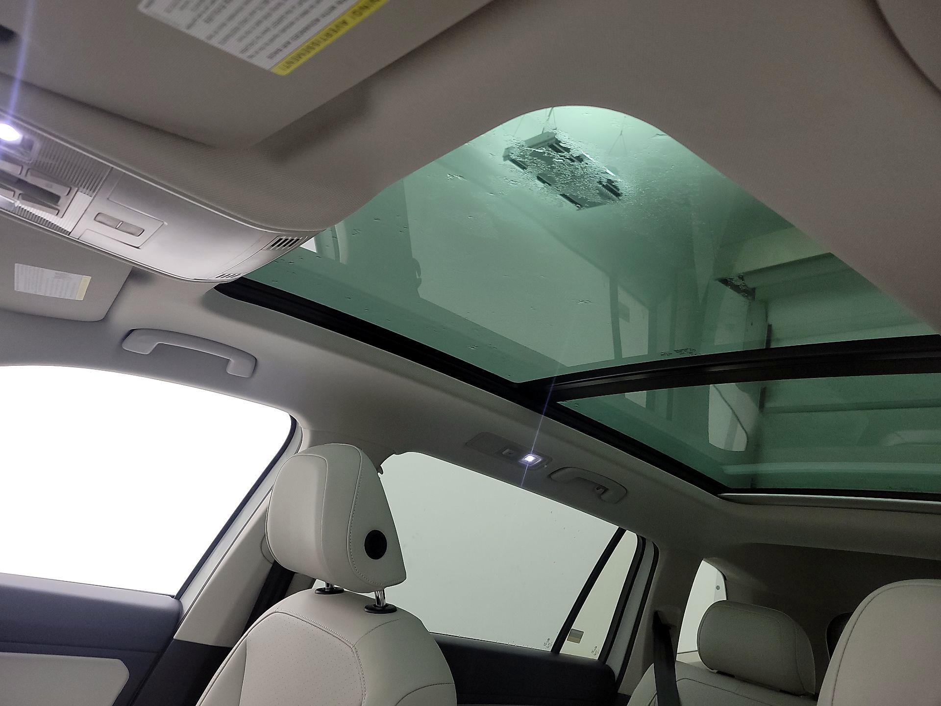Thumbnail: 2019 Volkswagen Tiguan - 18