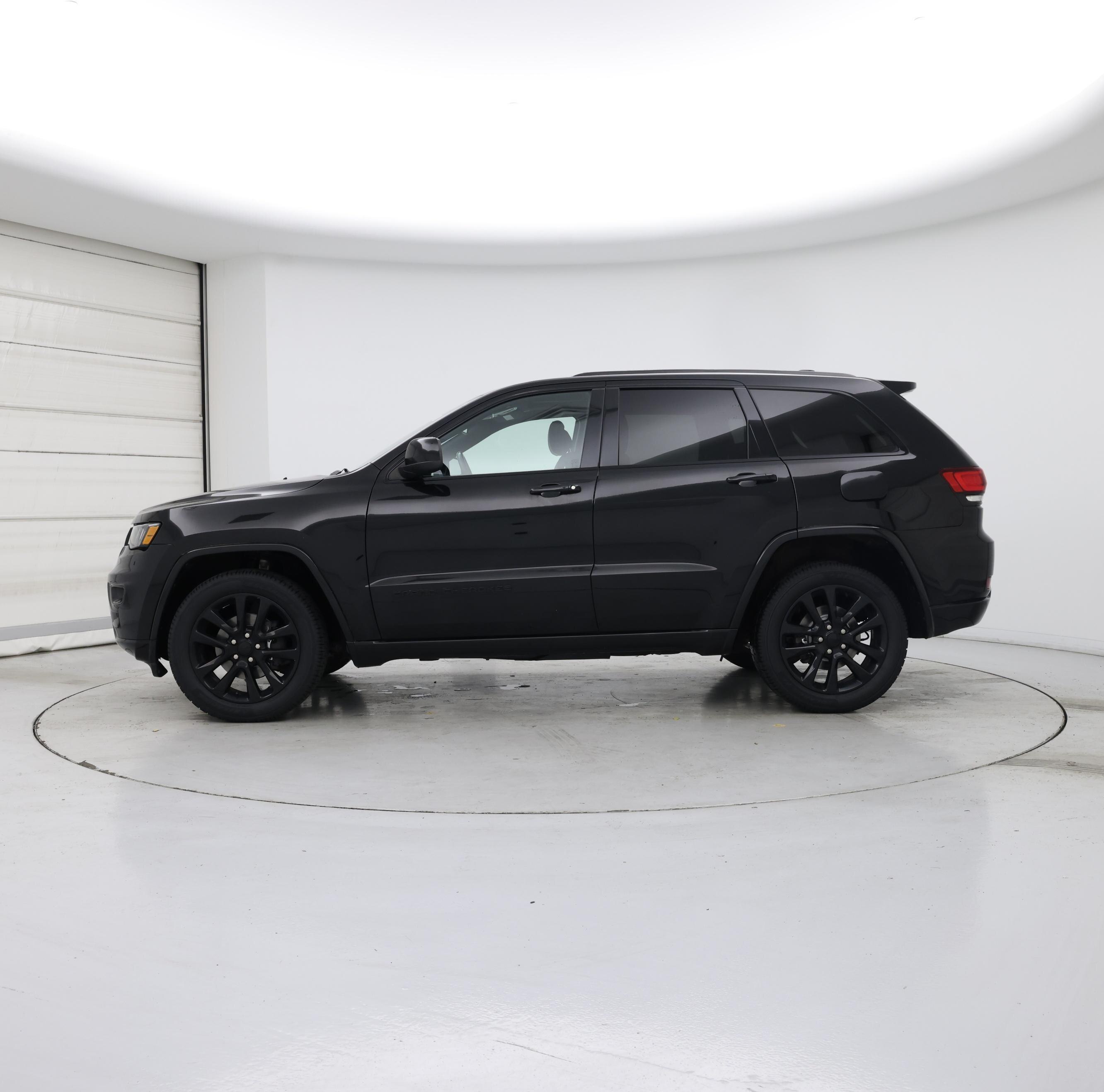 Thumbnail: 2020 Jeep Grand Cherokee - 3