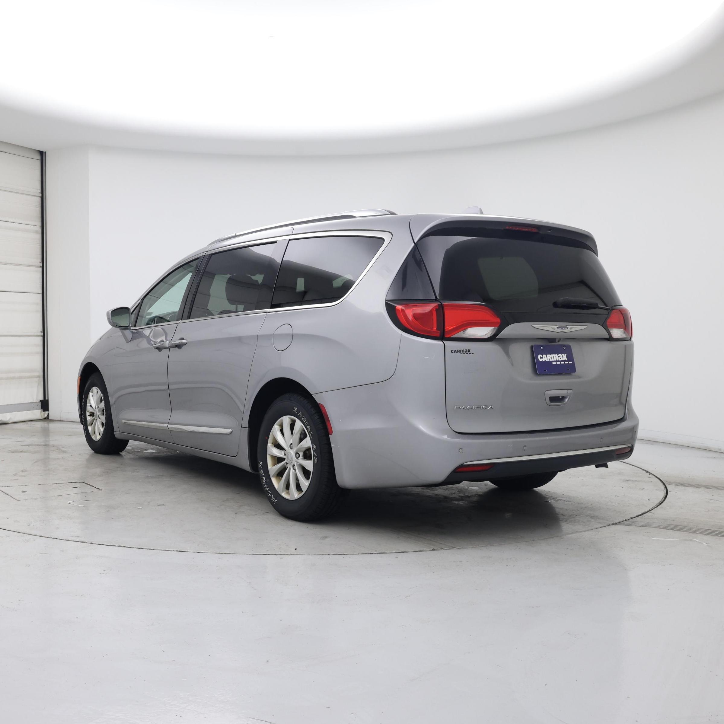 Thumbnail: 2018 Chrysler Pacifica - 2