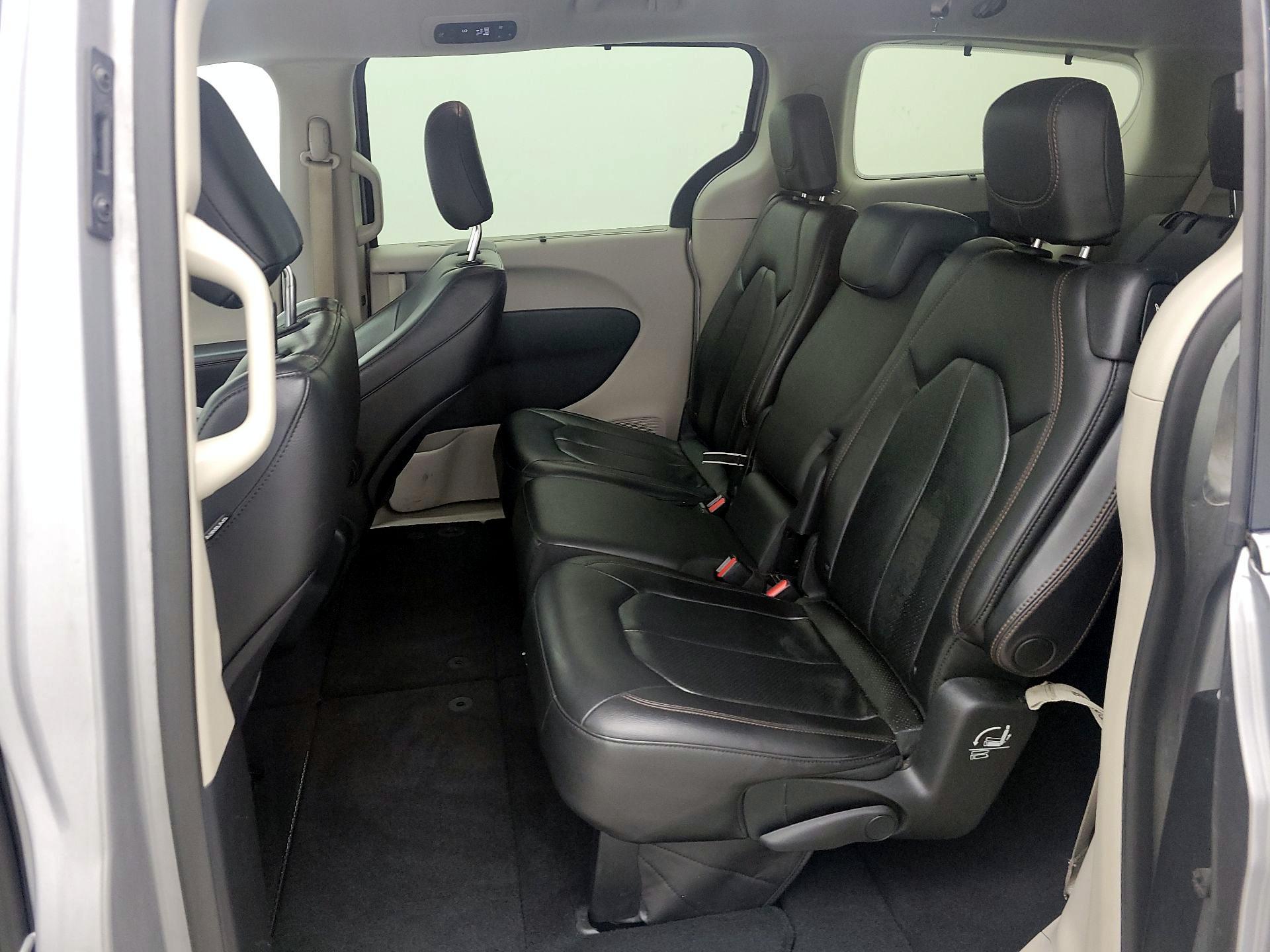 Thumbnail: 2018 Chrysler Pacifica - 19