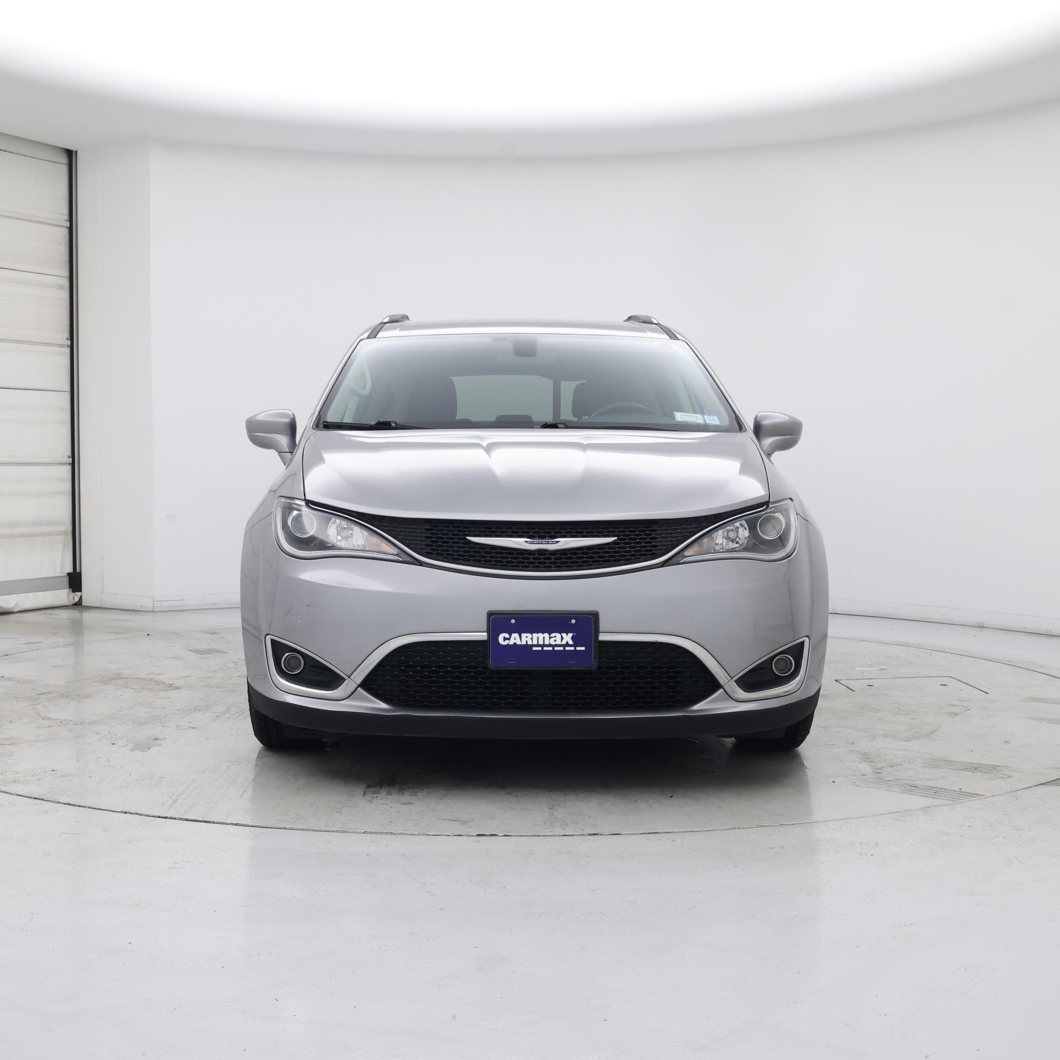 Thumbnail: 2018 Chrysler Pacifica - 5
