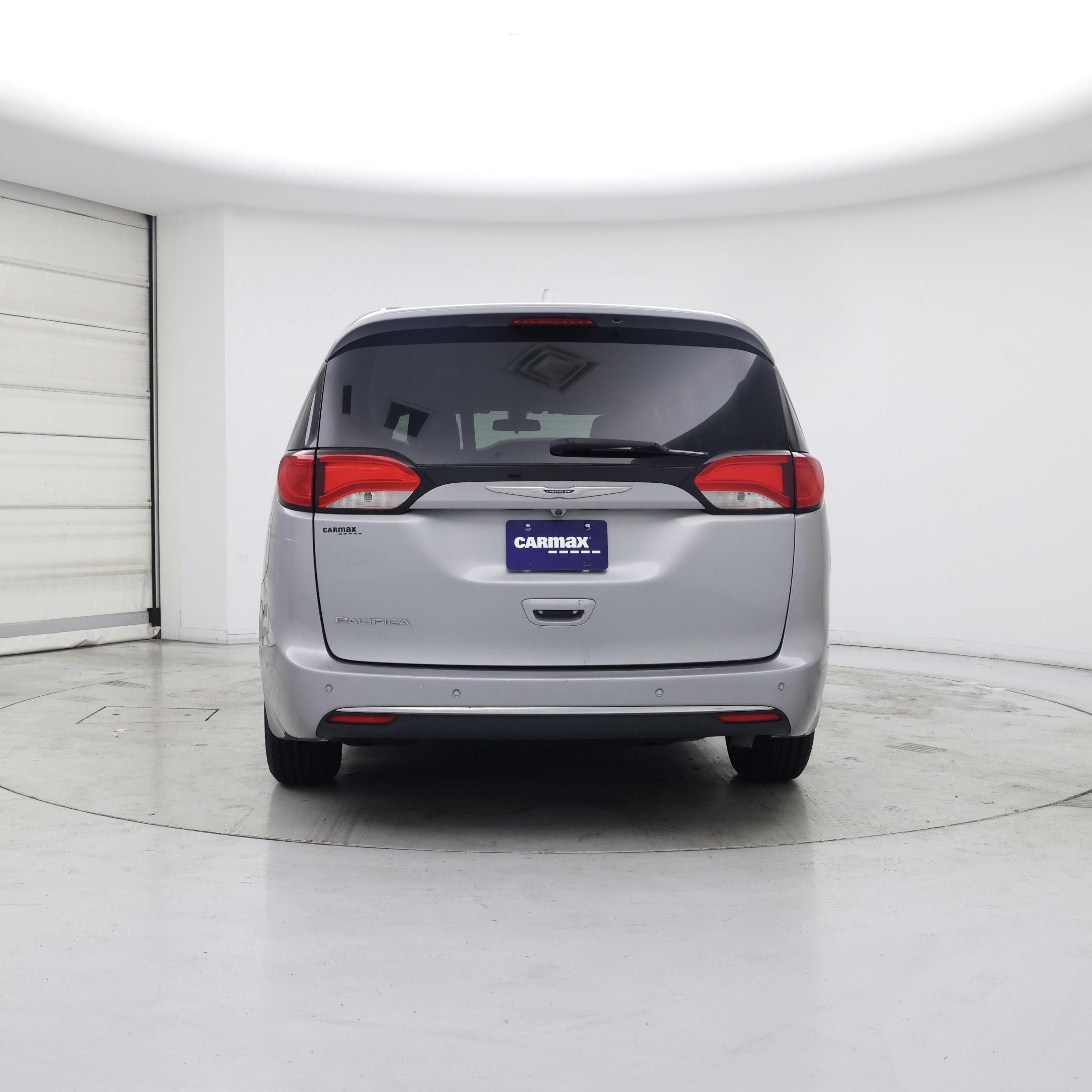 Thumbnail: 2018 Chrysler Pacifica - 6