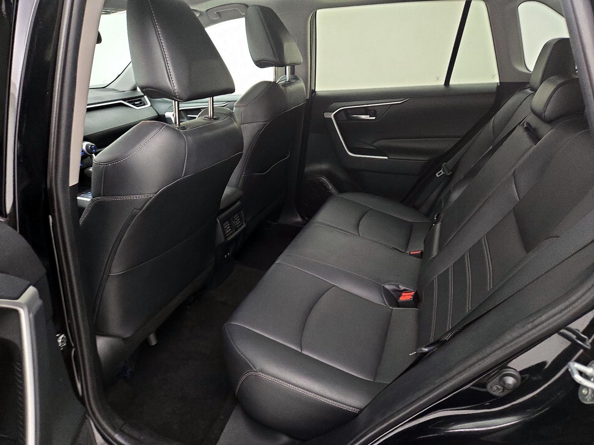 Thumbnail: 2019 Toyota RAV4 - 20