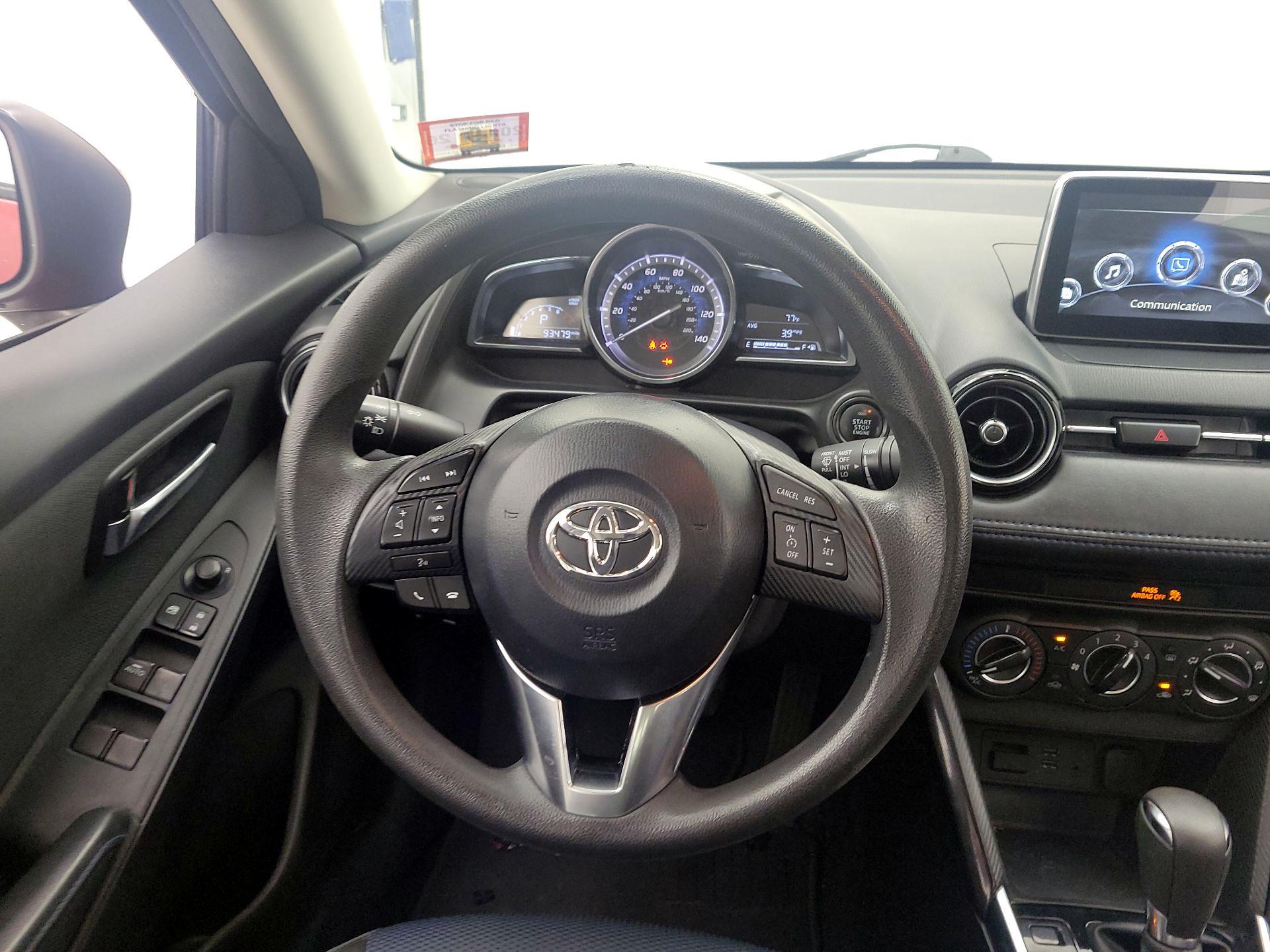 Thumbnail: 2017 Toyota Yaris iA - 10