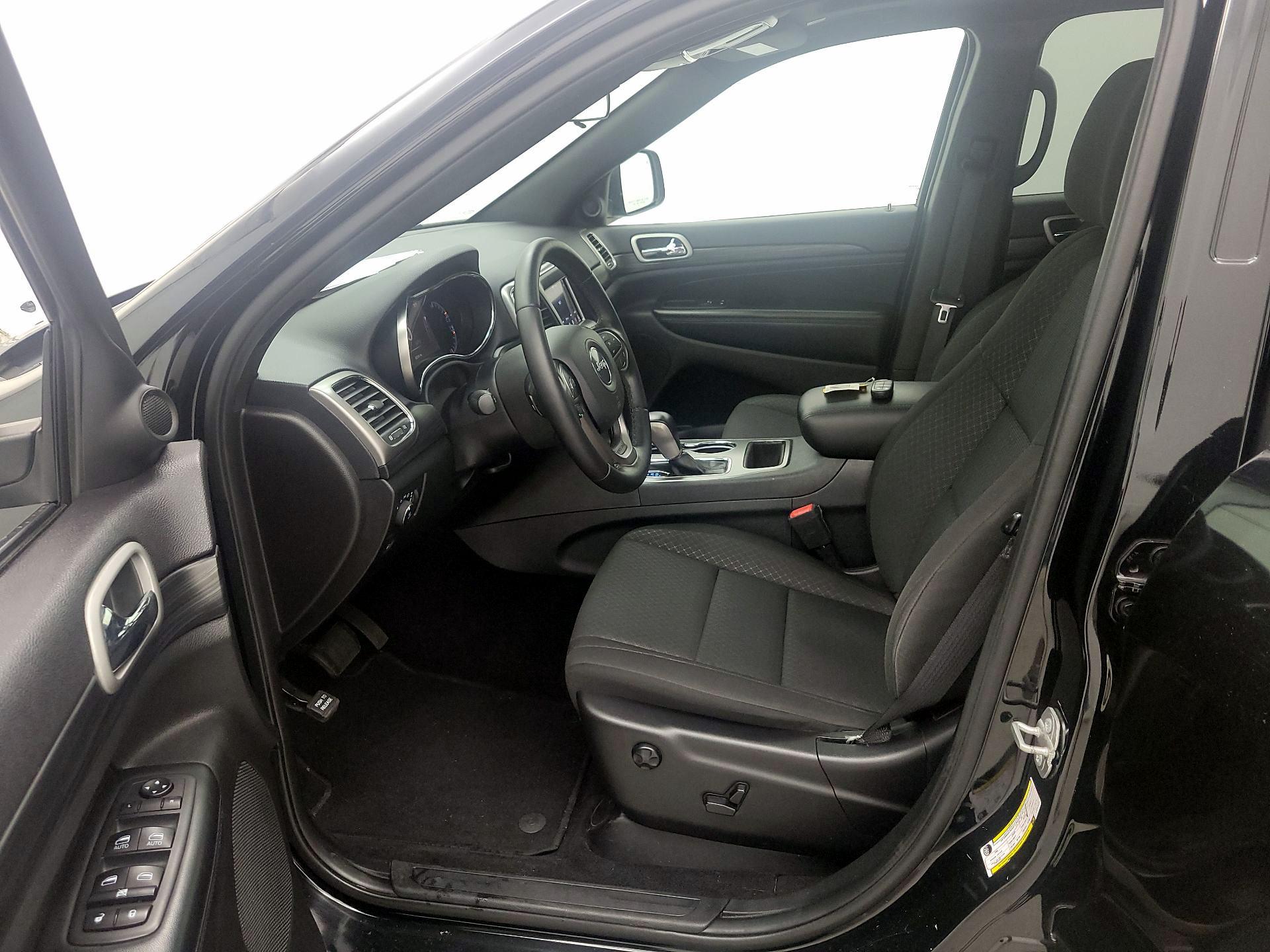 Thumbnail: 2020 Jeep Grand Cherokee - 11