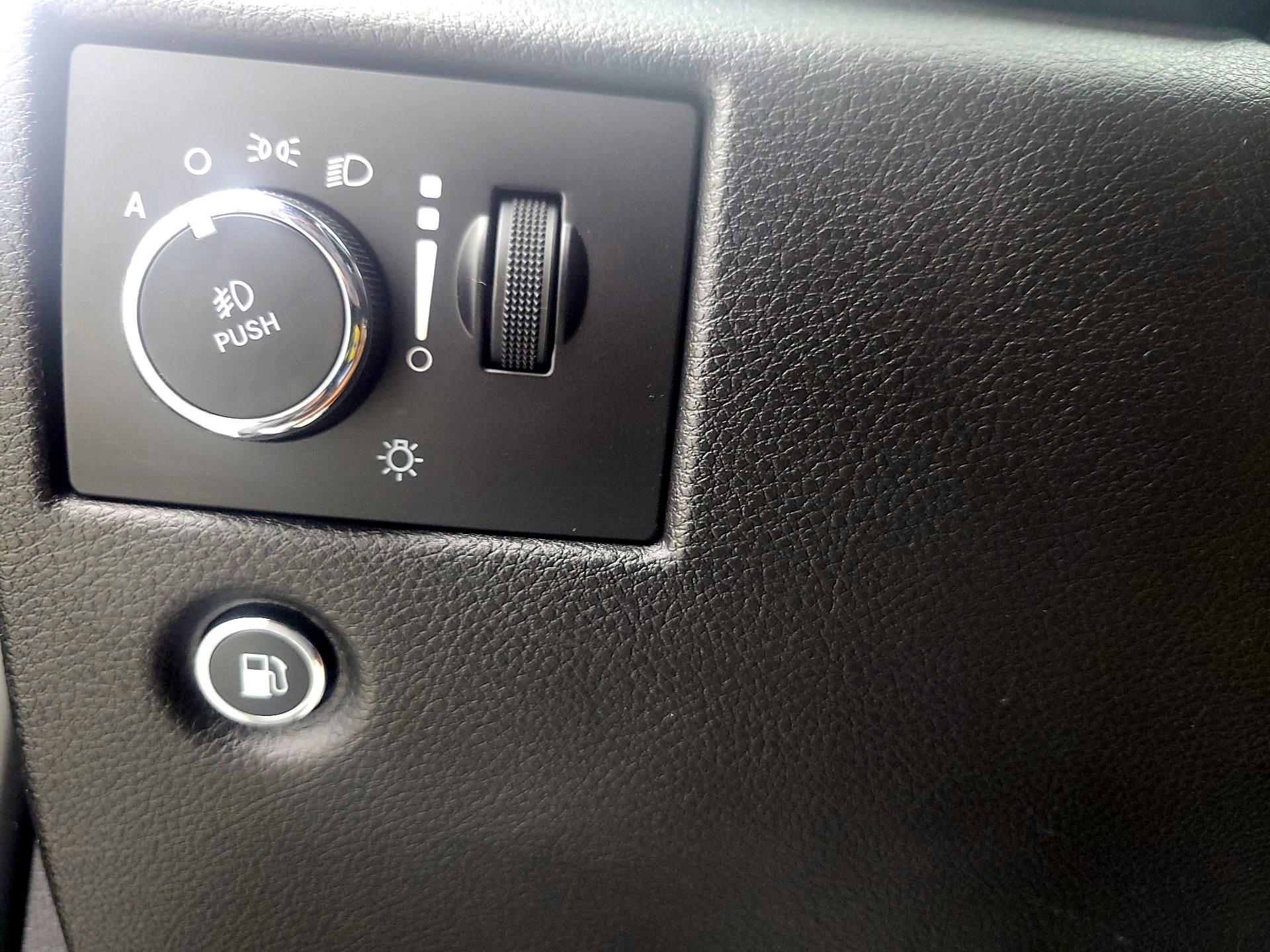 Thumbnail: 2020 Jeep Grand Cherokee - 13