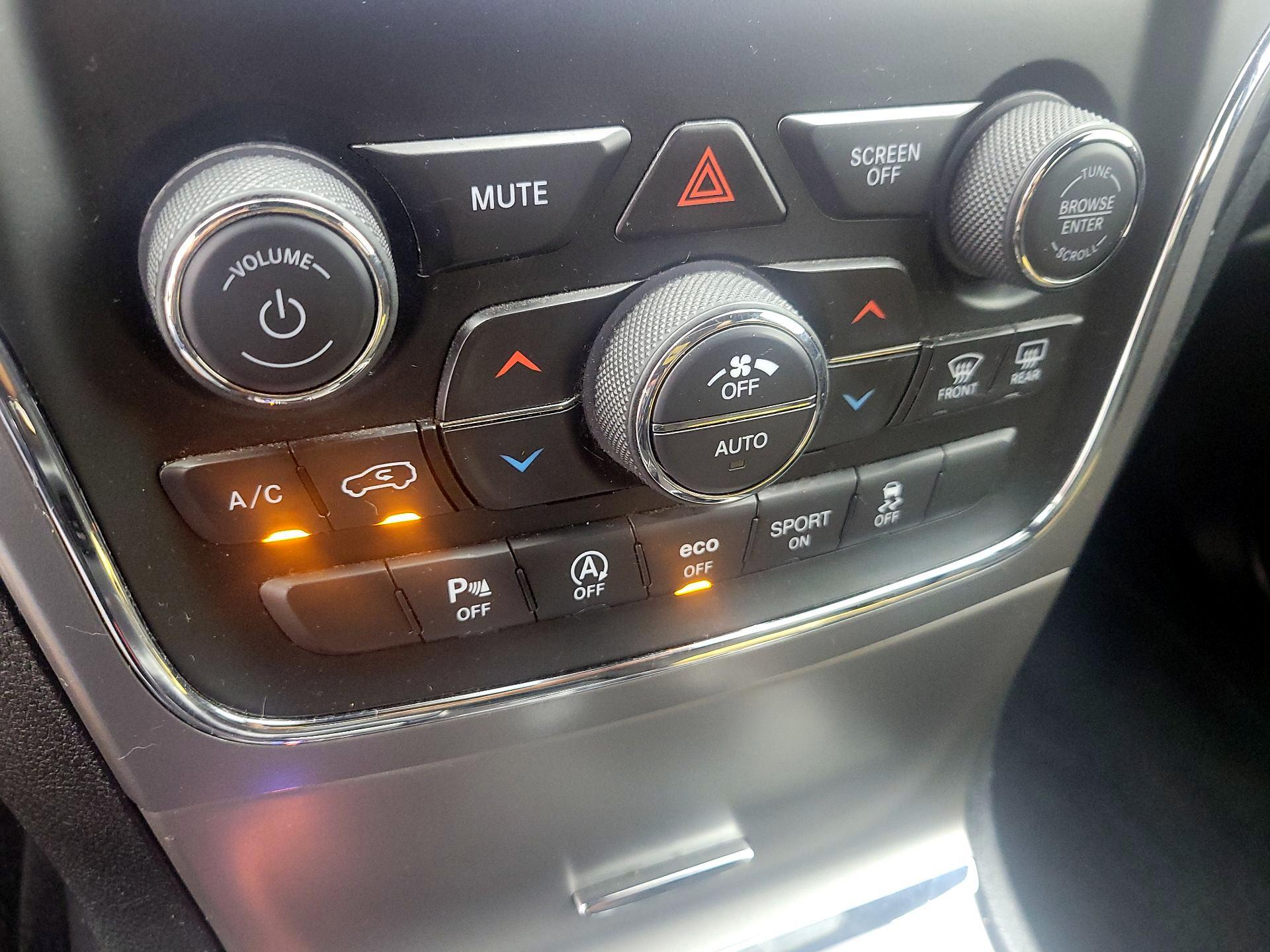 Thumbnail: 2020 Jeep Grand Cherokee - 16